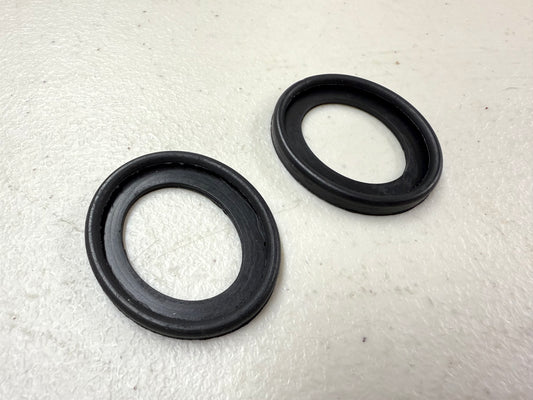 1963-1964 CHEVROLET CHEVY IMPALA BEL AIR BISCAYNE 1963-64 CHEVY II / NOVA ANTENNA GASKET SET L/R FOR ANGLED REAR MOUNTED ANTENNAS