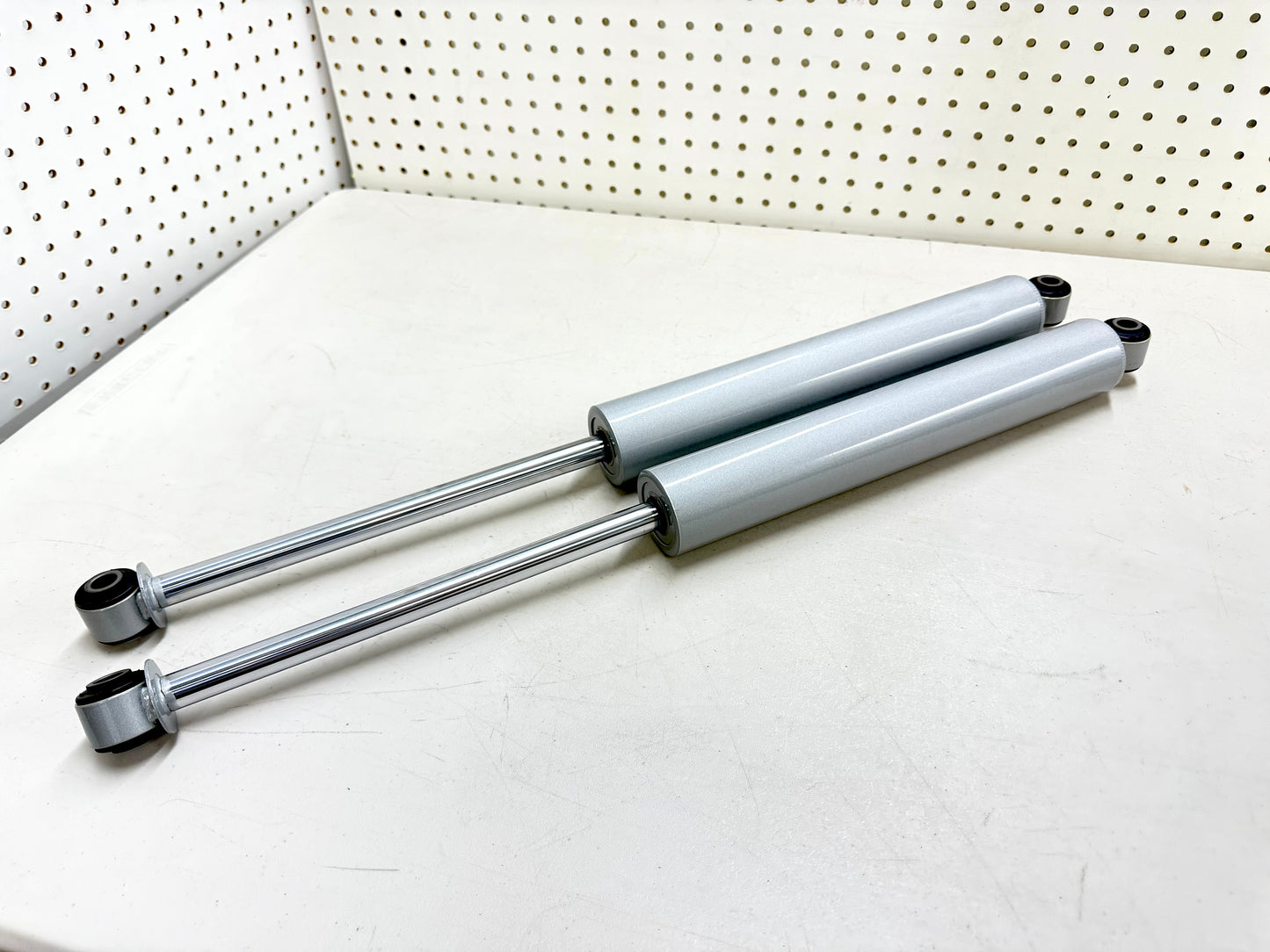1958-1970 CHEVY IMPALA HEAVY DUTY EXTEND REAR SHOCK ABSORBERS PAIR / SILVER (EXTEND 26INCH)