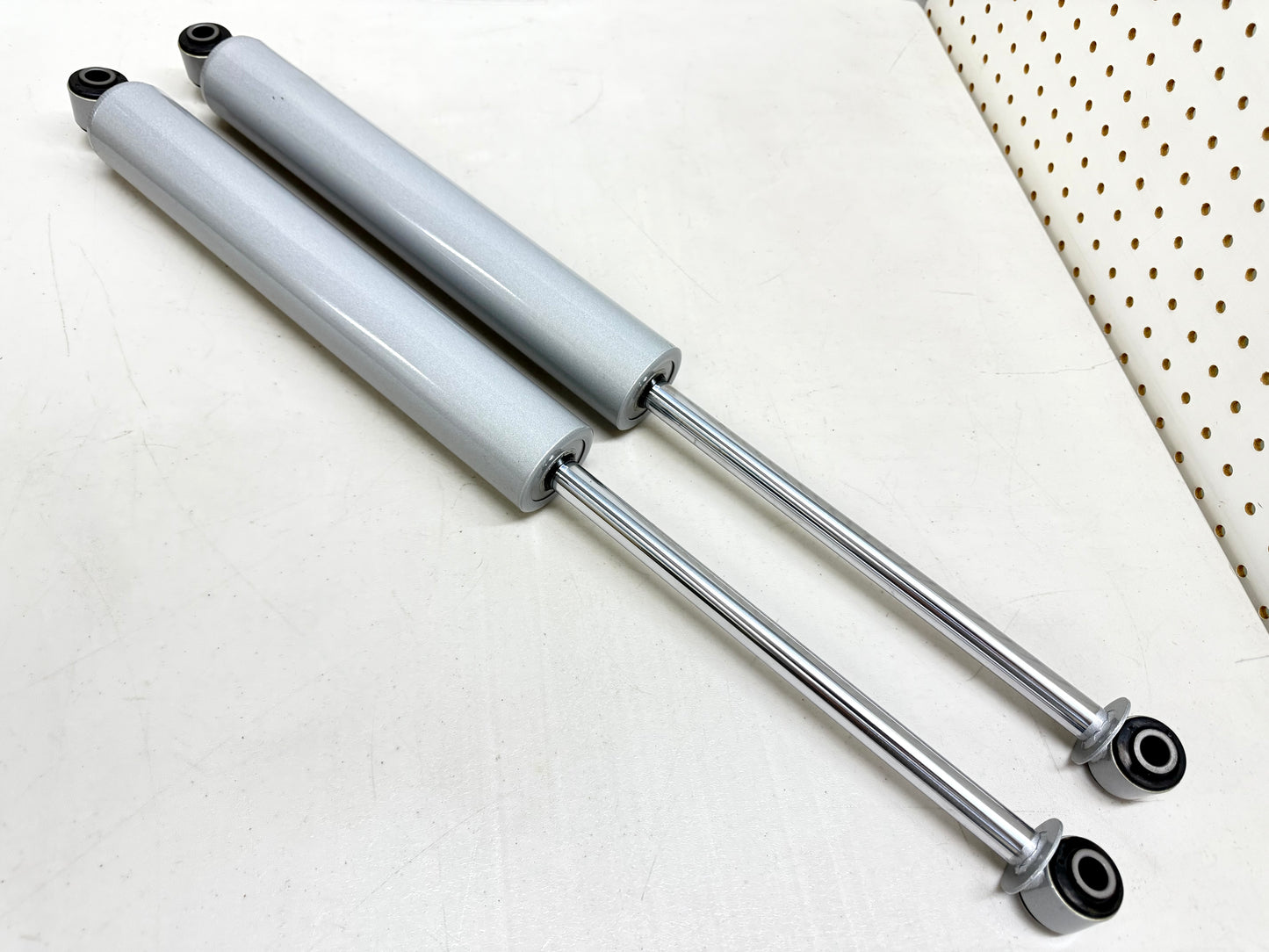 1958-1970 CHEVY IMPALA HEAVY DUTY EXTEND REAR SHOCK ABSORBERS PAIR / SILVER (EXTEND 26INCH)