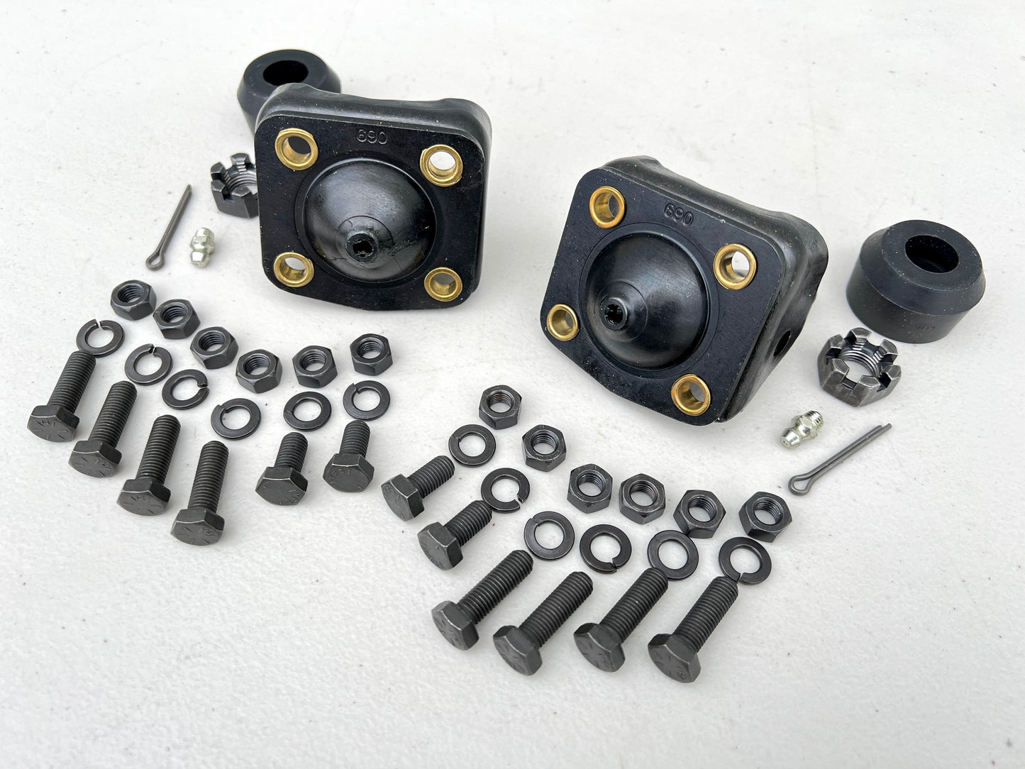 PREMIUM HD LOWER BALL JOINTS FOR 1955-1957 TRI5 CHEVY BEL AIR (PAIR) / RAW FINISH