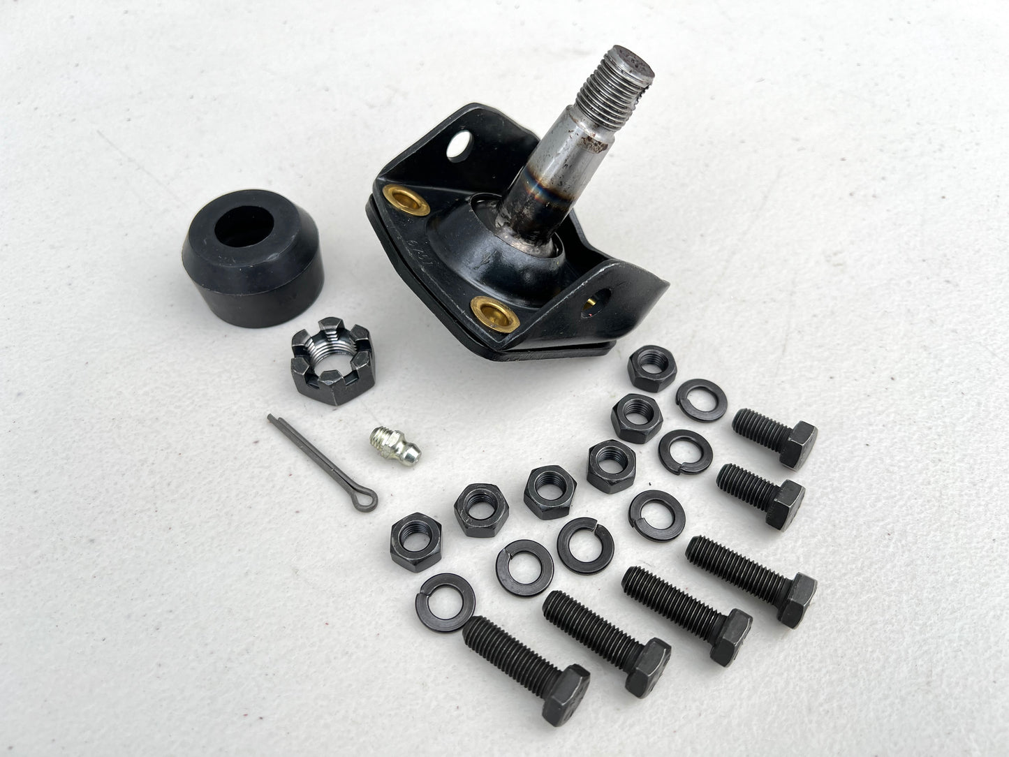 PREMIUM HD LOWER BALL JOINT FOR 1955-1957 TRI5 CHEVY BEL AIR (1PC) / RAW FINISH