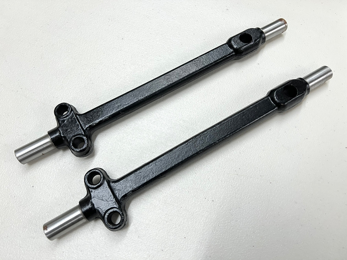 1958-1964 CHEVY CHEVROLET IMPALA , BEL AIR , BISCAYNE LOWER CONTROL ARM SHAFTS 1PAIR [NEW]