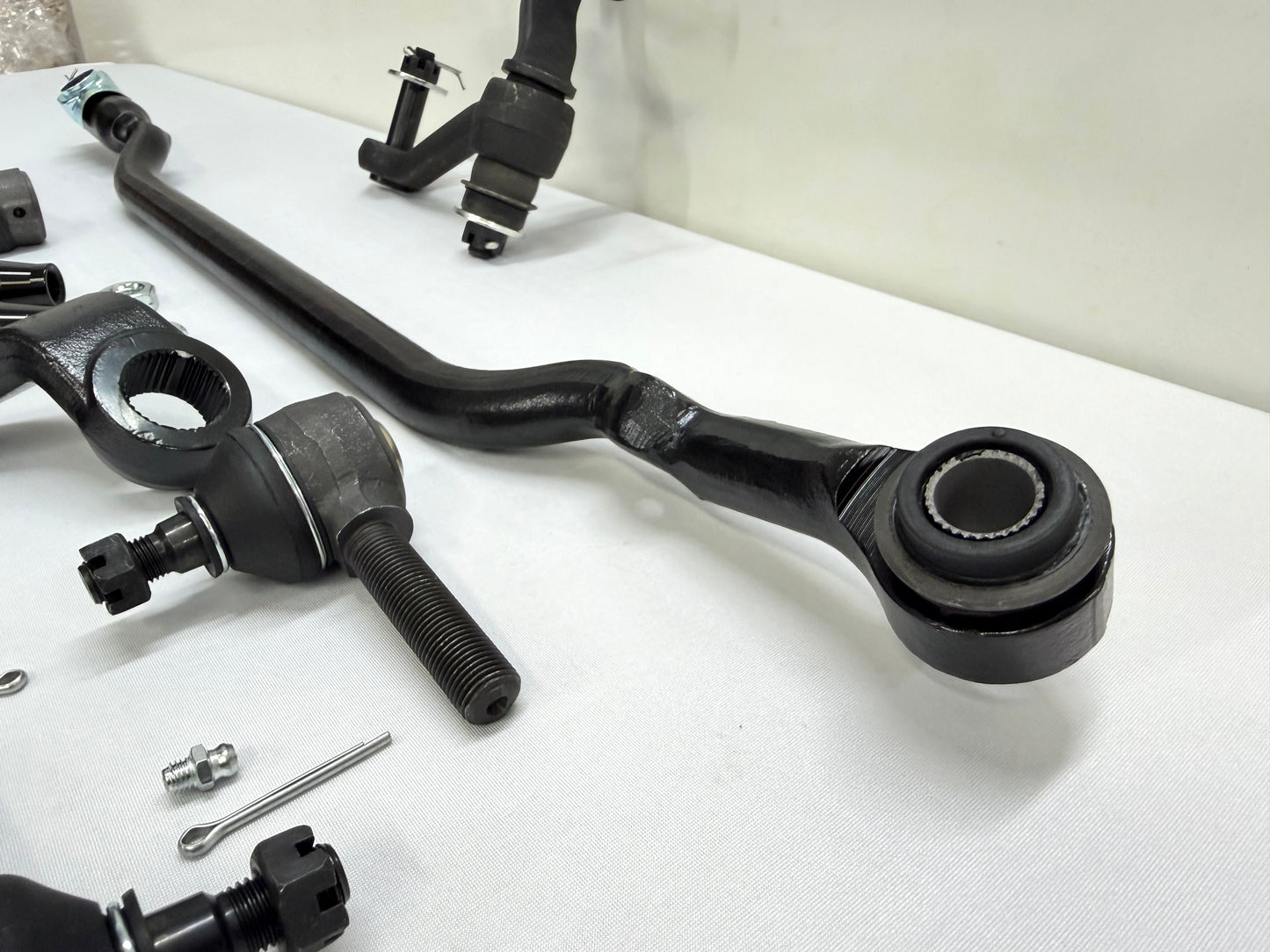 1955-57 GM CHEVY CHEVROLET BEL AIR NOMAD 210 150 TRI FIVE STANDARD COMPLETE STEERING LINKAGE KIT W/ BLACK ANODIZED SLEEVES