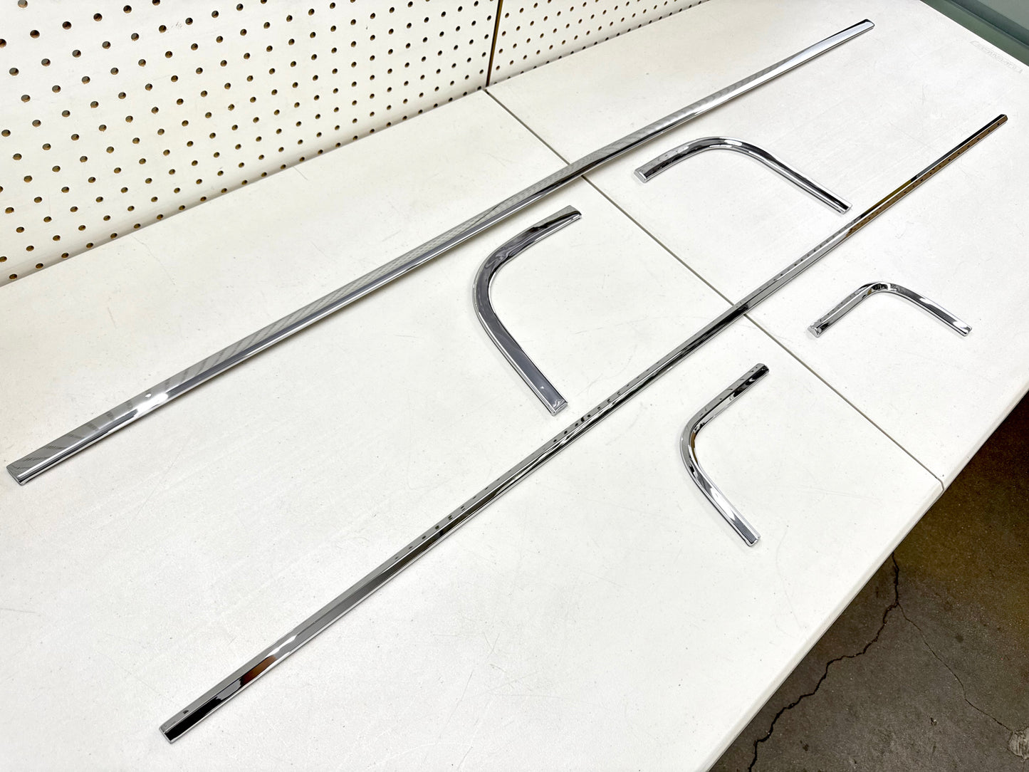 1964 CHEVY IMPALA SS TRUNK AND REAR COVE MOLDING SET 8PC [NEW][CHROME FINISH]