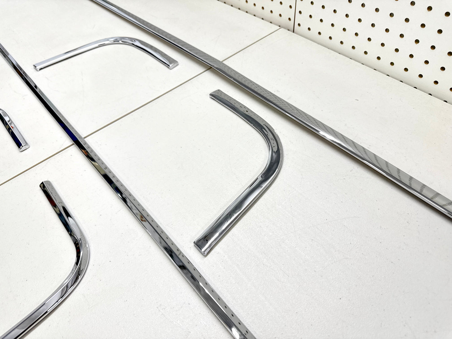 1964 CHEVY IMPALA SS TRUNK AND REAR COVE MOLDING SET 8PC [NEW][CHROME FINISH]