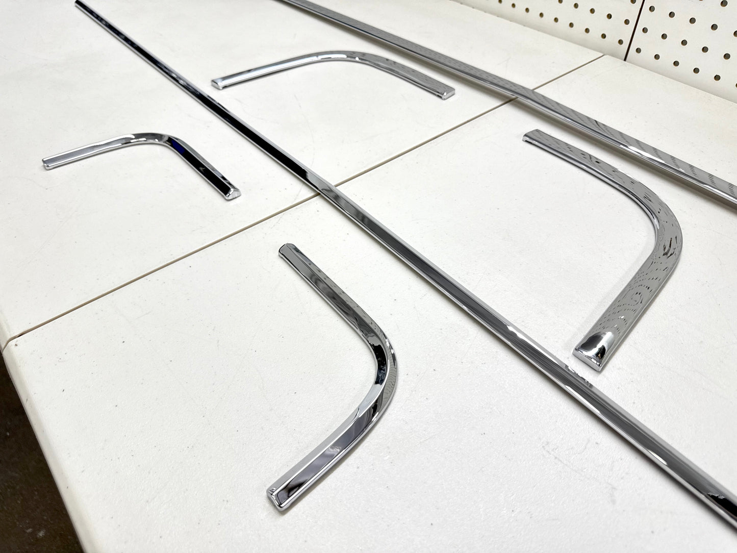 1964 CHEVY IMPALA SS TRUNK AND REAR COVE MOLDING SET 8PC [NEW][CHROME FINISH]