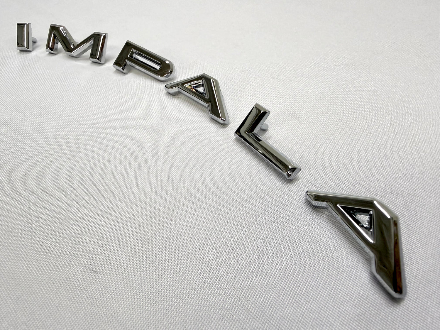 1964 CHEVROLET CHEVY IMPALA / FULL SIZE "IMPALA" REAR QUARTER PANEL LETTER EMBLEM LH or RH ONE SIDE [NEW]