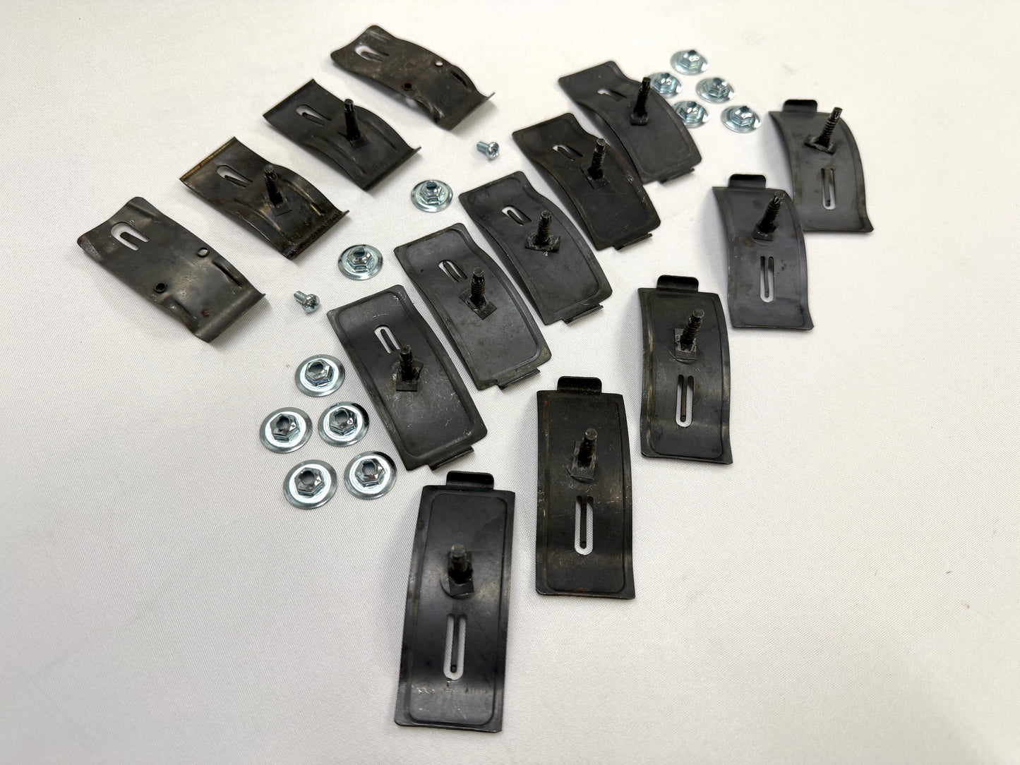 1964 CHEVROLET CHEVY IMPALA STANDARD TRUNK REAR COVE PANEL CLIP SET / REAR DECK MOLDING CLIP SET [NEW]