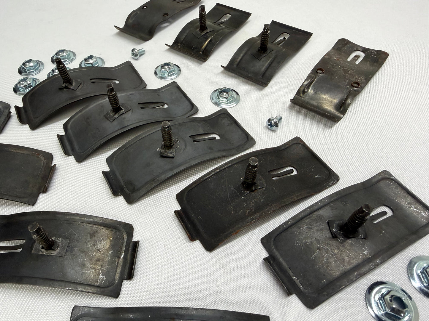 1964 CHEVROLET CHEVY IMPALA STANDARD TRUNK REAR COVE PANEL CLIP SET / REAR DECK MOLDING CLIP SET [NEW]