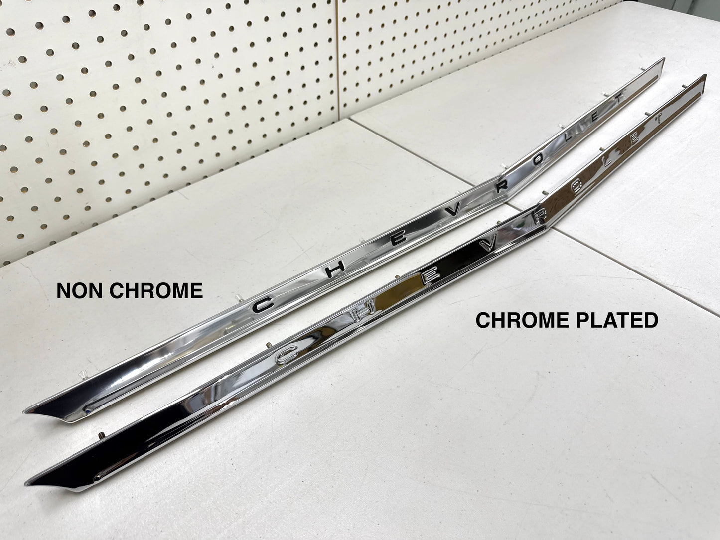 1962 CHEVY IMPALA BEL AIR BISCAYNE FULL SIZE HOOD LIP MOLDING with GM Chevrolet lettering [NEW]