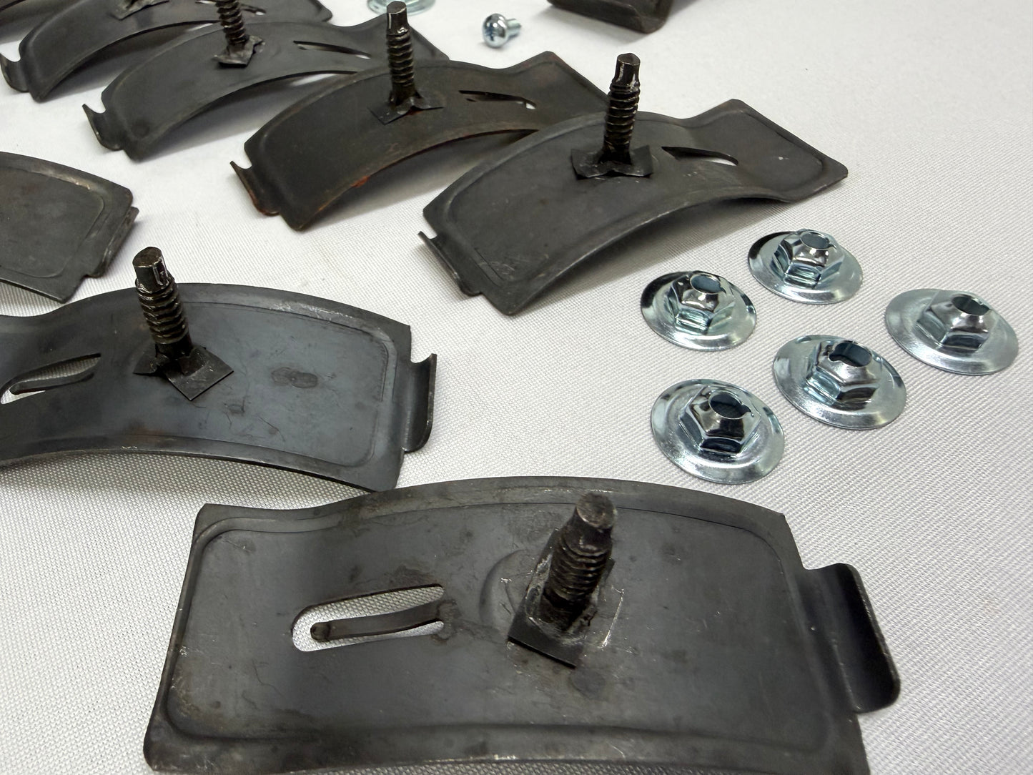 1964 CHEVROLET CHEVY IMPALA STANDARD TRUNK REAR COVE PANEL CLIP SET / REAR DECK MOLDING CLIP SET [NEW]