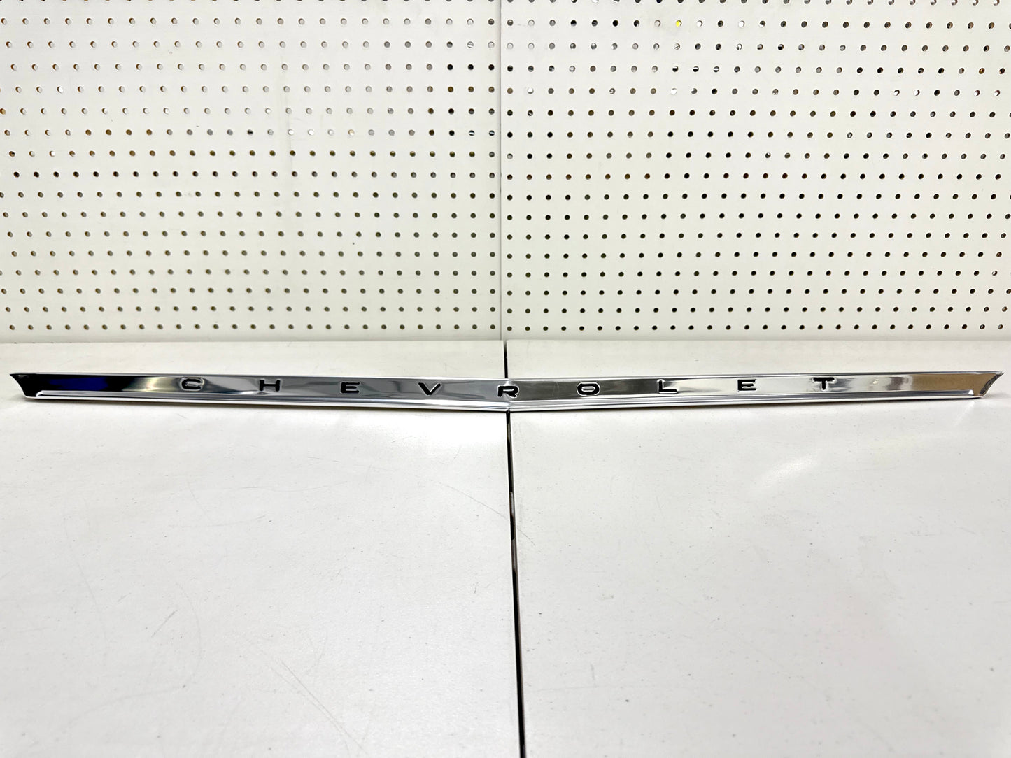 1962 CHEVY IMPALA BEL AIR BISCAYNE FULL SIZE HOOD LIP MOLDING with GM Chevrolet lettering [NEW]