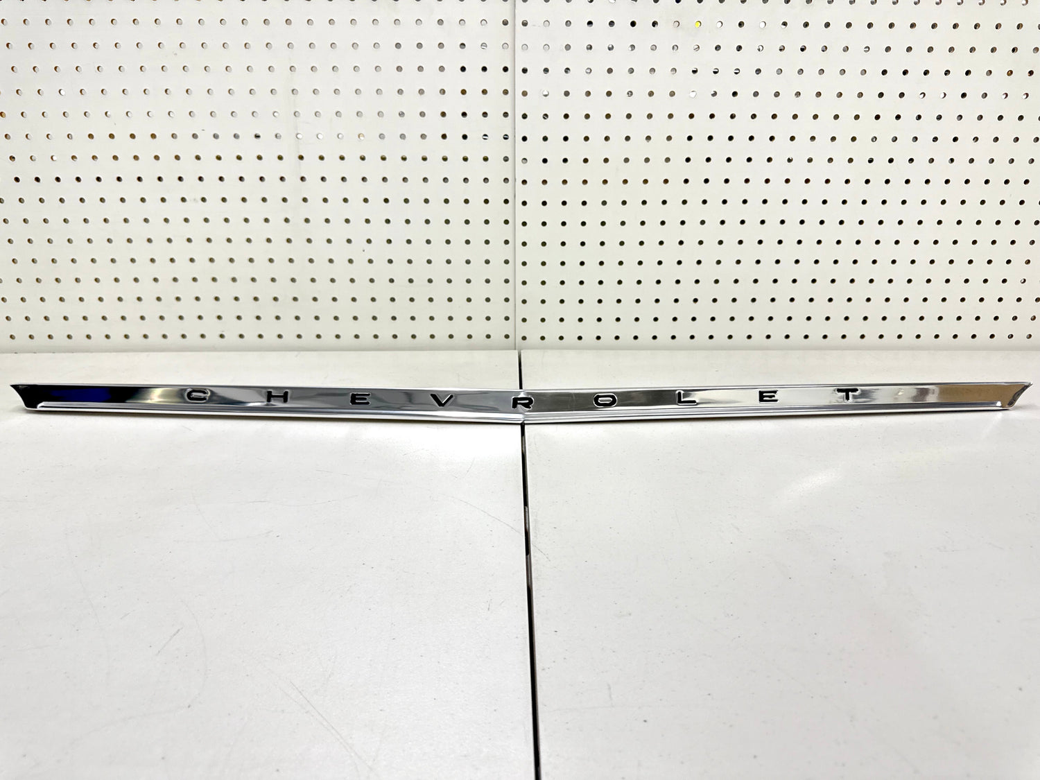 1962 CHEVY IMPALA BEL AIR BISCAYNE FULL SIZE HOOD LIP MOLDING with GM Chevrolet lettering [NEW]