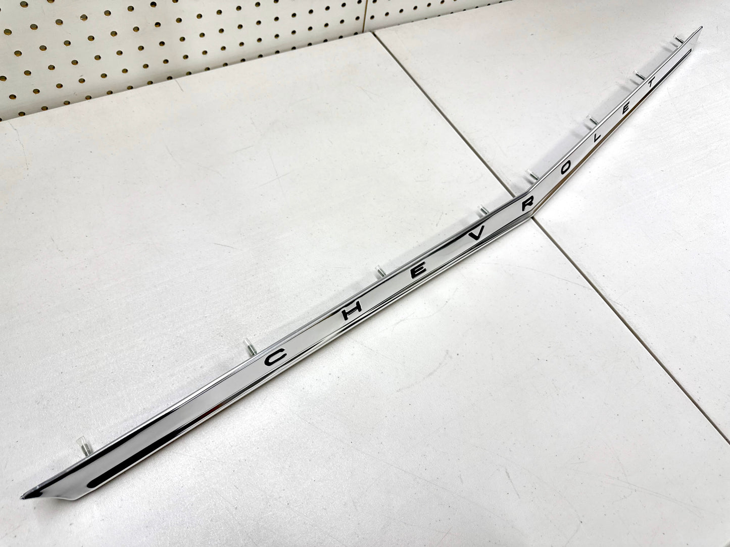 1962 CHEVY IMPALA BEL AIR BISCAYNE FULL SIZE HOOD LIP MOLDING with GM Chevrolet lettering [NEW]