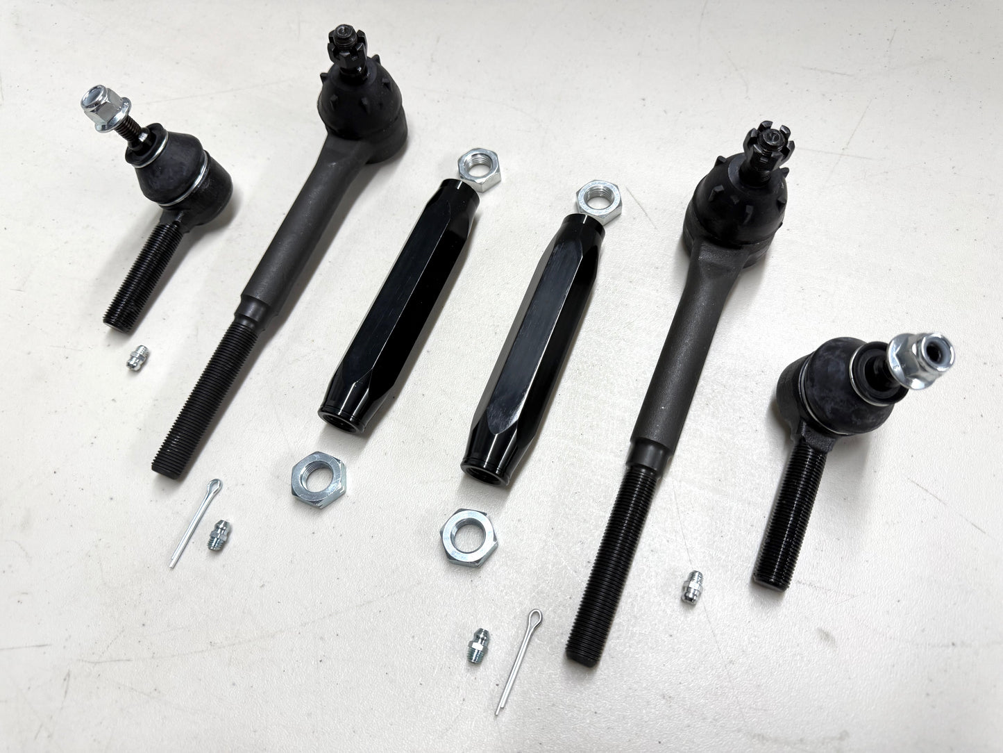 1955-1957 GM CHEVY CHEVROLET FULL SIZE / BEL AIR STANDARD TIE ROD END AND BLACK ANODIZED SLEEVE SET [NEW]