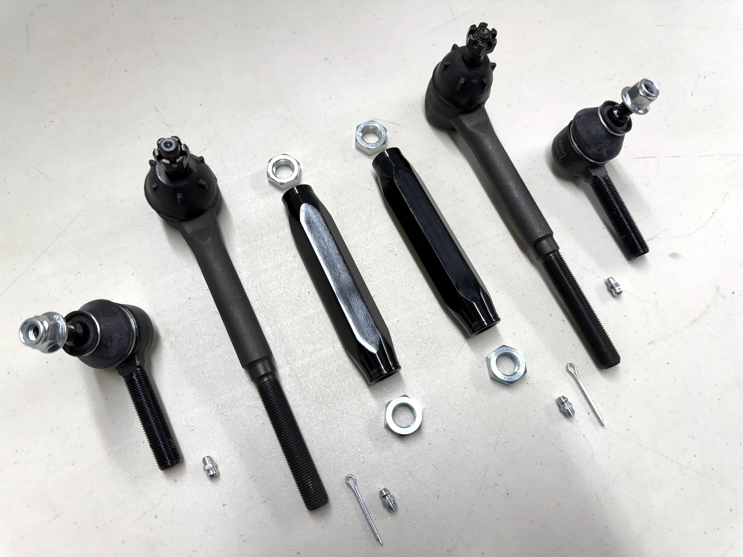 1955-1957 GM CHEVY CHEVROLET FULL SIZE / BEL AIR STANDARD TIE ROD END AND BLACK ANODIZED SLEEVE SET [NEW]