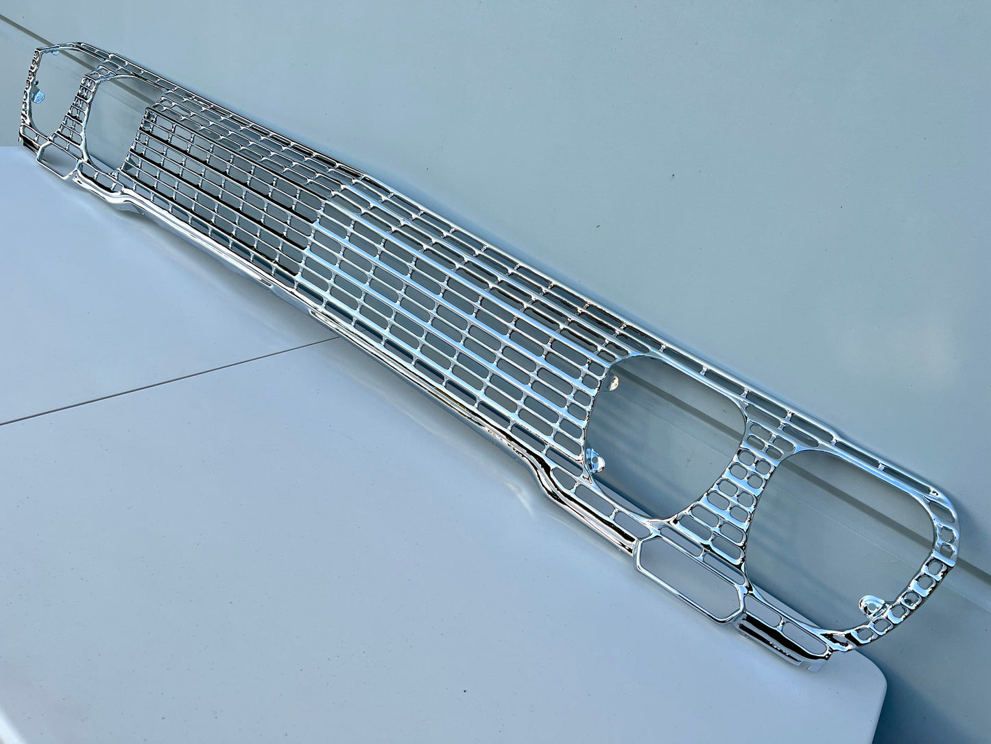 1963 CHEVY IMPALA / FULL SIZE FRONT GRILLE 1PC (CHROME FINISH / ORIGINAL OEM)