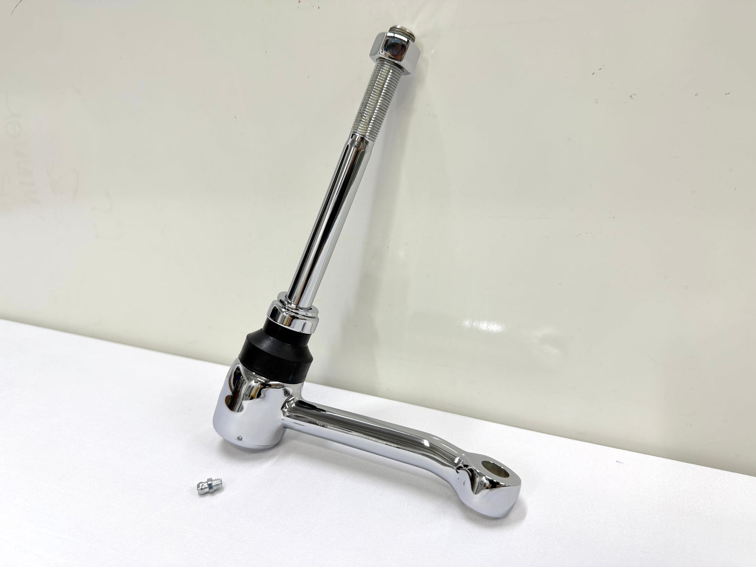 1965-66 GM FULL SIZE CHEVY IMPALA BELAIR BISCAYNE / 1966 CAPRICE IDLER ARM 1PC [NEW] / TRIPLE CHROME PLATED