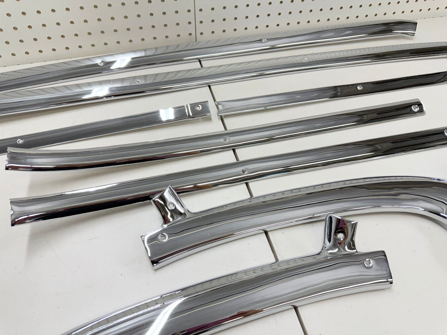 1962 CHEVY IMPALA INTERIOR HEADLINER TRIM MOLDING SET 8PC / CHROME FINISH [GM ORIGINAL / OEM]