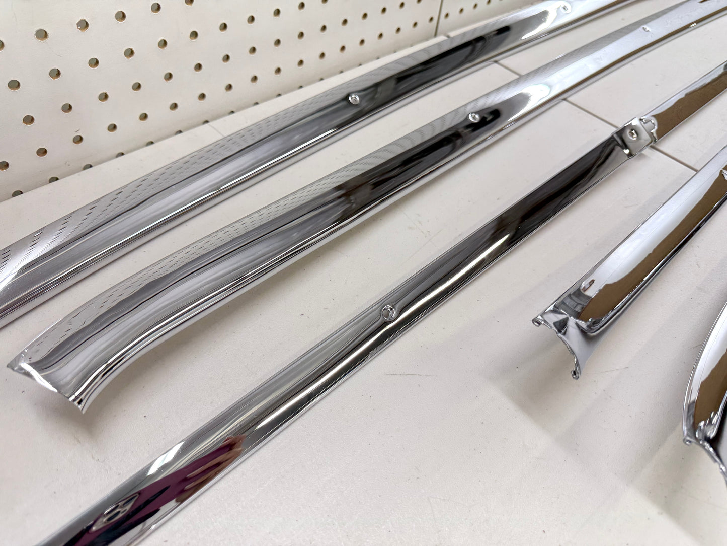 1962 CHEVY IMPALA INTERIOR HEADLINER TRIM MOLDING SET 8PC / CHROME FINISH [GM ORIGINAL / OEM]