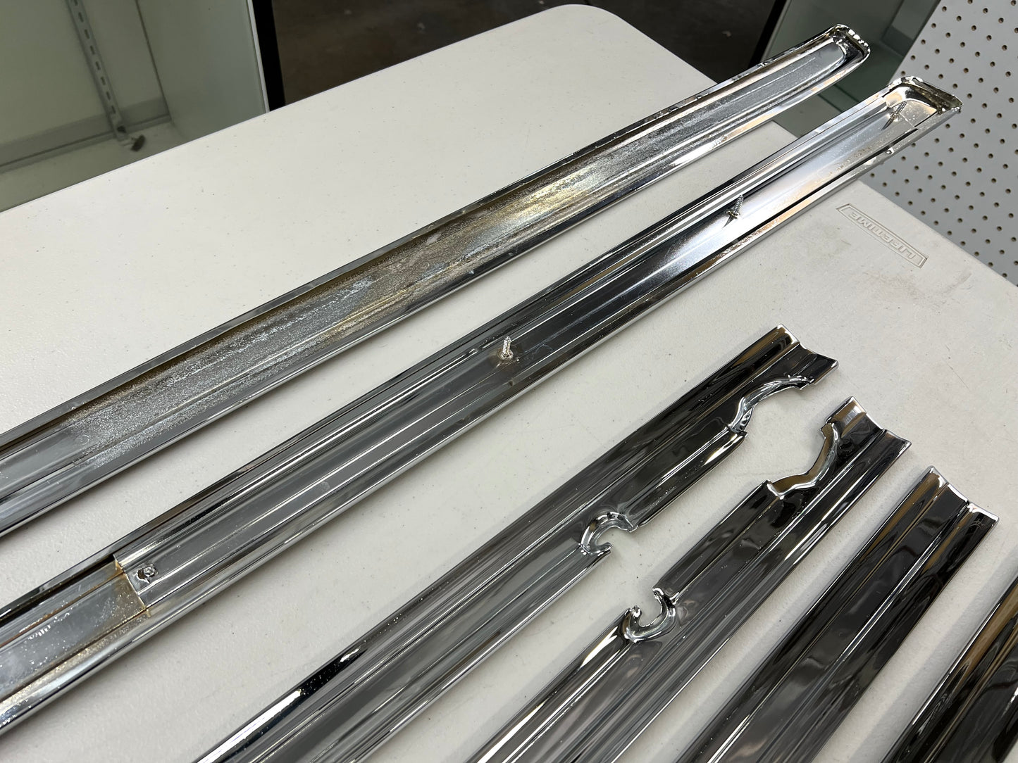 1962 CHEVY IMPALA / FULL SIZE 2 DOOR STANDARD OR SS ORIGINAL BODY SIDE MOLDING COMPLETE SET 6PC [ORIGINAL / OEM] [CHROME FINISH]