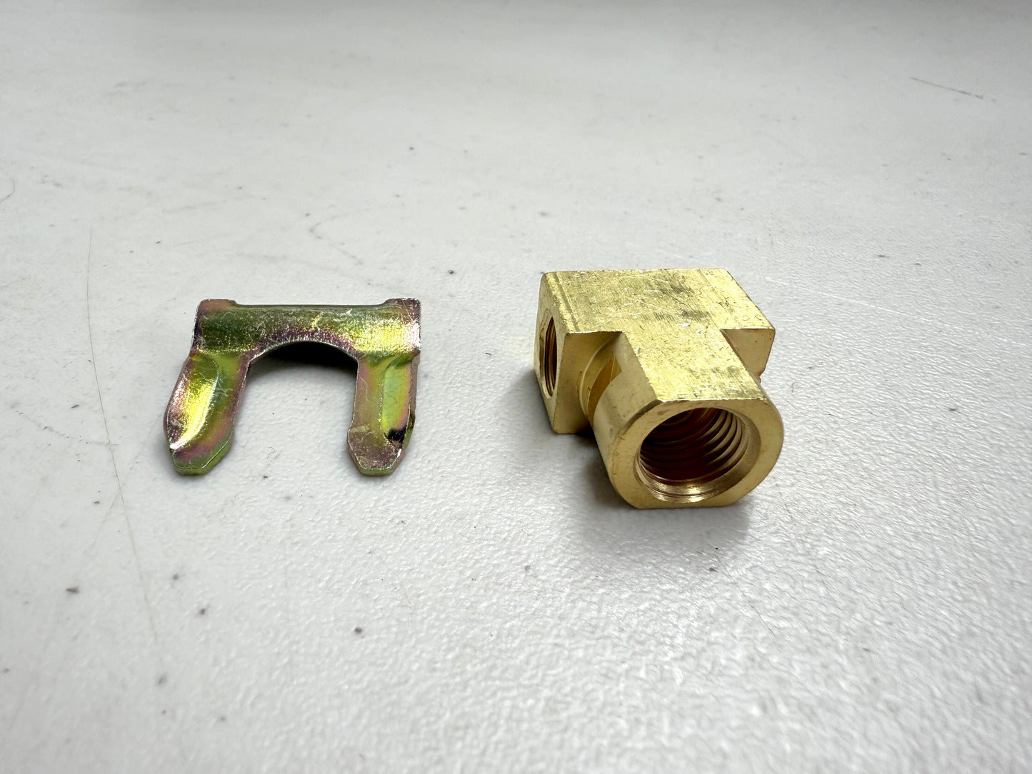 1955-1957 GM CHEVROLET CHEVY TRI5 BEL AIR REAR AXLE HOUSING JUNCTION BLOCK BRASS [NEW]