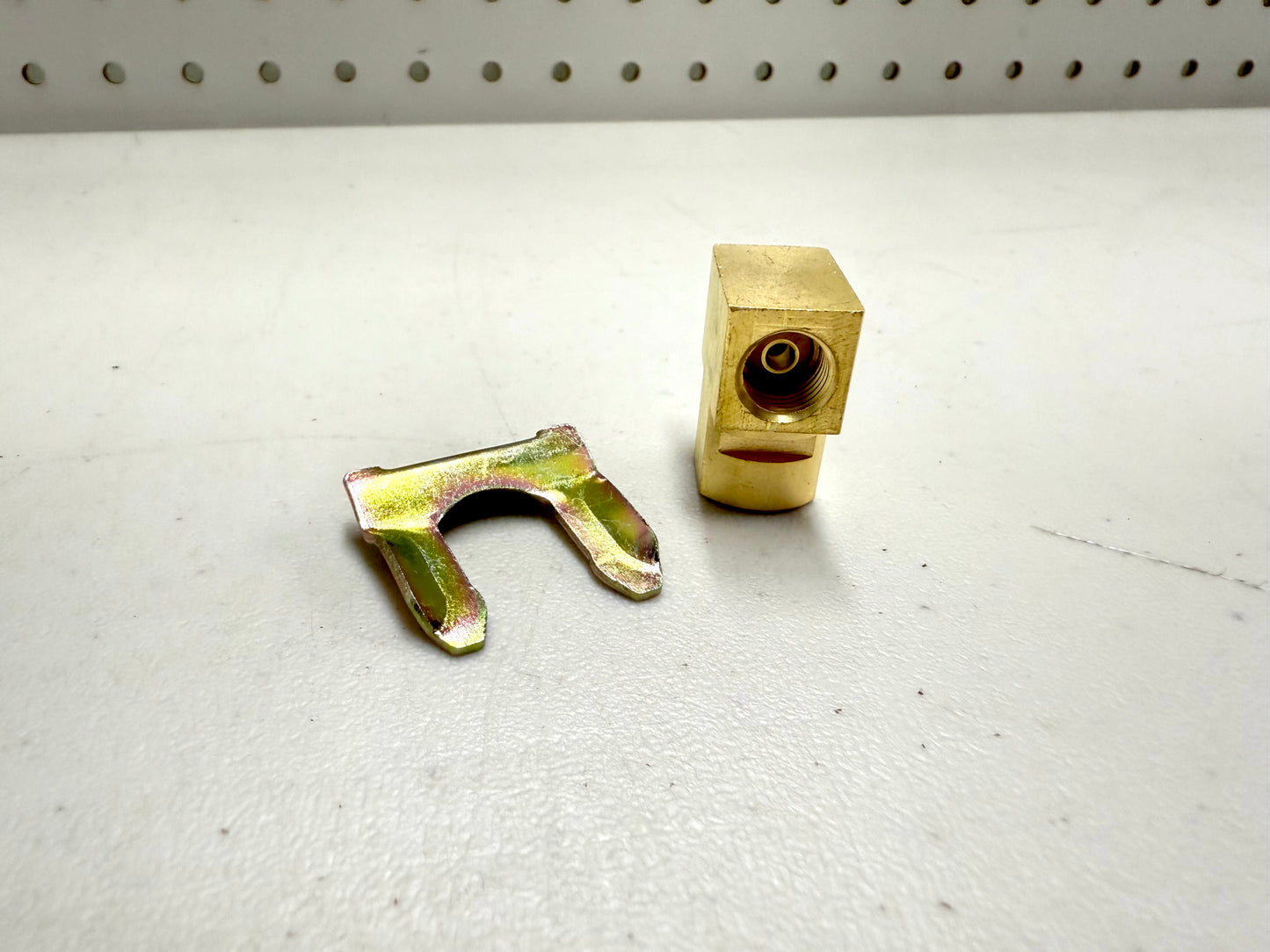 1955-1957 GM CHEVROLET CHEVY TRI5 BEL AIR REAR AXLE HOUSING JUNCTION BLOCK BRASS [NEW]