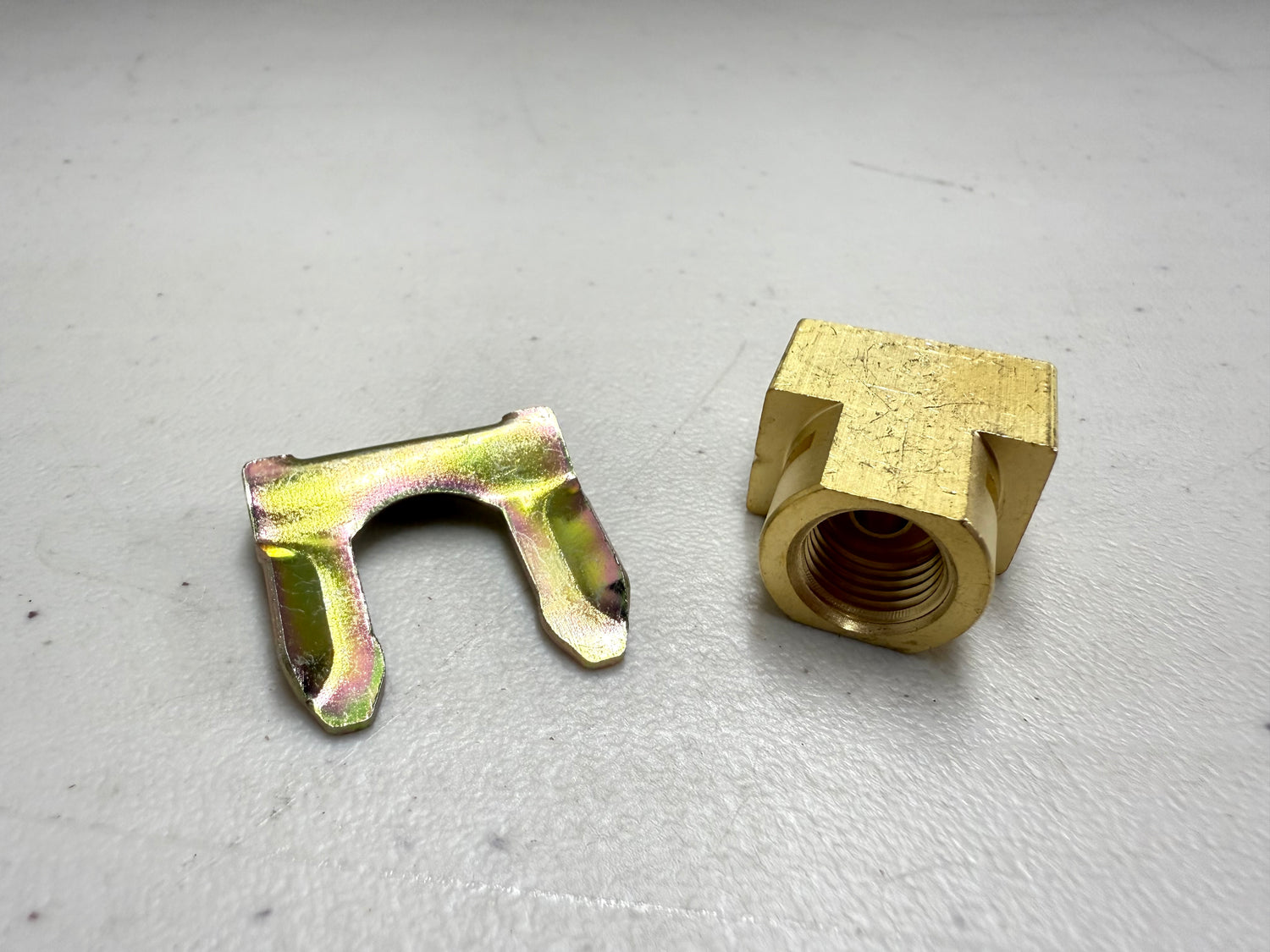 1955-1957 GM CHEVROLET CHEVY TRI5 BEL AIR REAR AXLE HOUSING JUNCTION BLOCK BRASS [NEW]