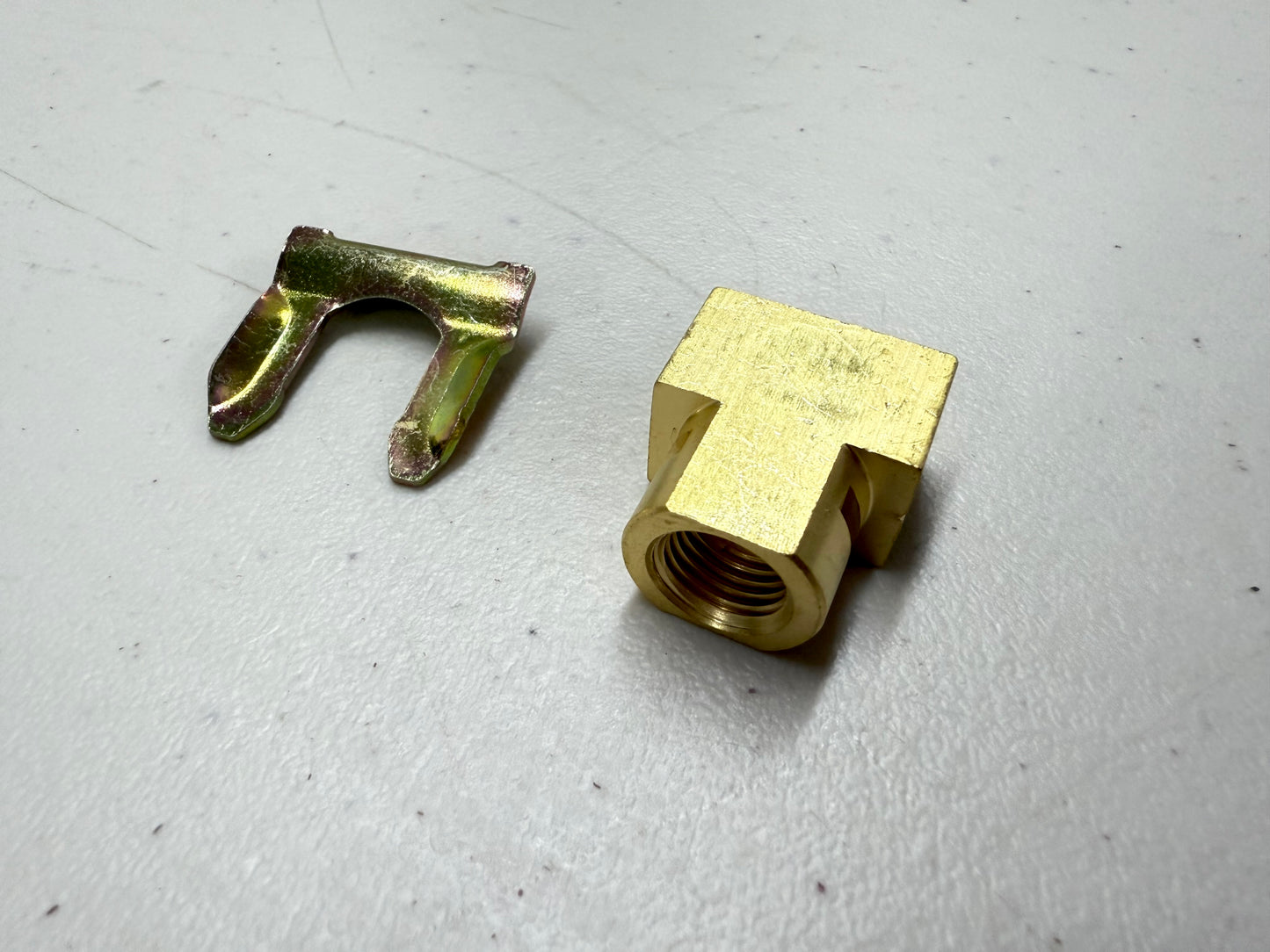 1955-1957 GM CHEVROLET CHEVY TRI5 BEL AIR REAR AXLE HOUSING JUNCTION BLOCK BRASS [NEW]