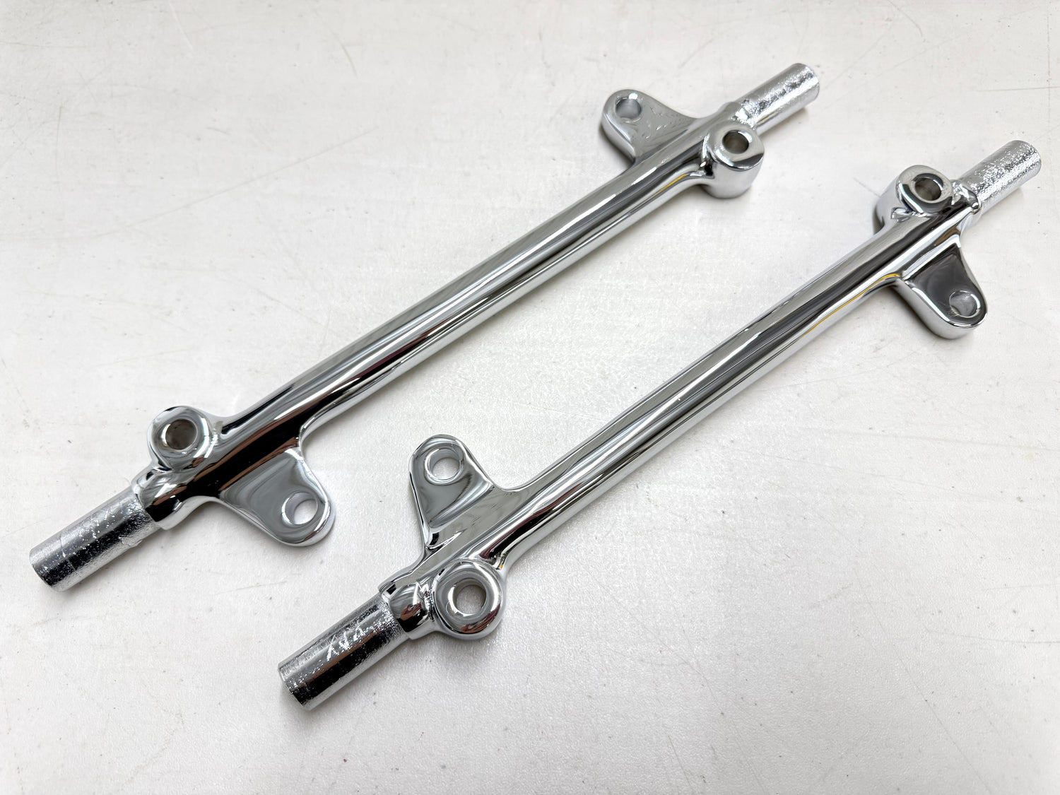 [ORIGINAL OEM RESTORED] 1955-1957 CHEVY BEL AIR 210 150 TRI5 LOWER CONTROL ARM SHAFT 1PAIR [CHROME FINISH]