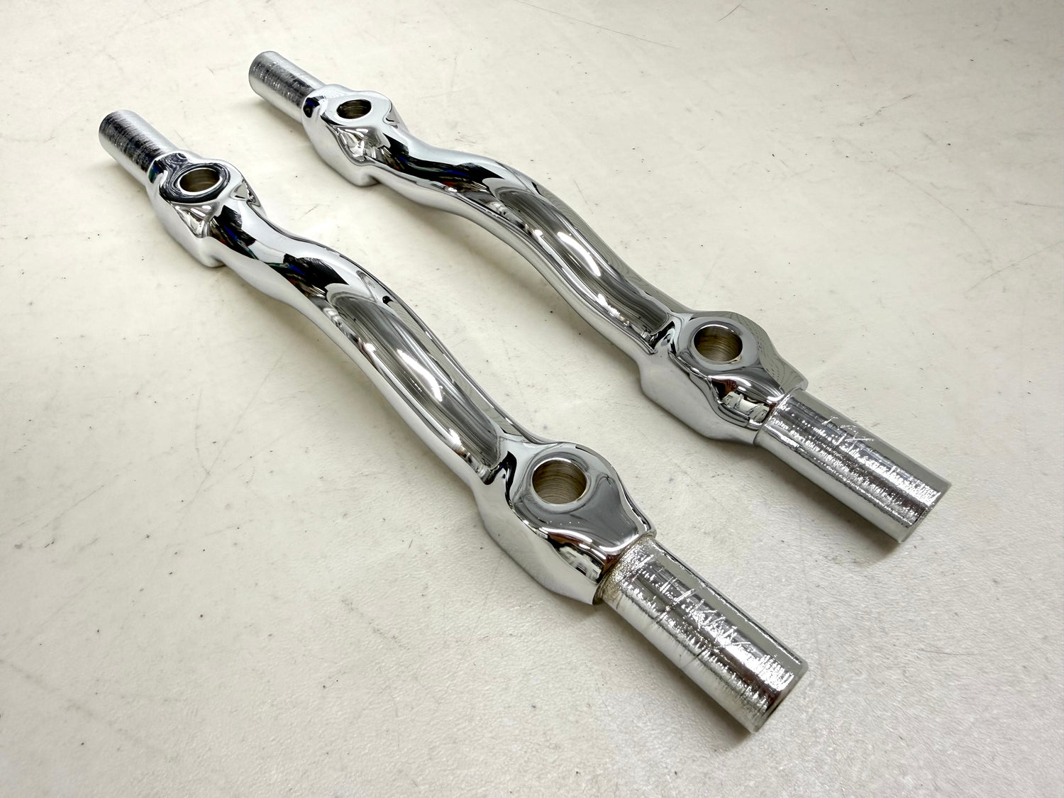 [ORIGINAL OEM RESTORED] 1955-1957 CHEVY BEL AIR 210 150 TRI5 UPPER CONTROL ARM SHAFT 1PAIR [CHROME FINISH]