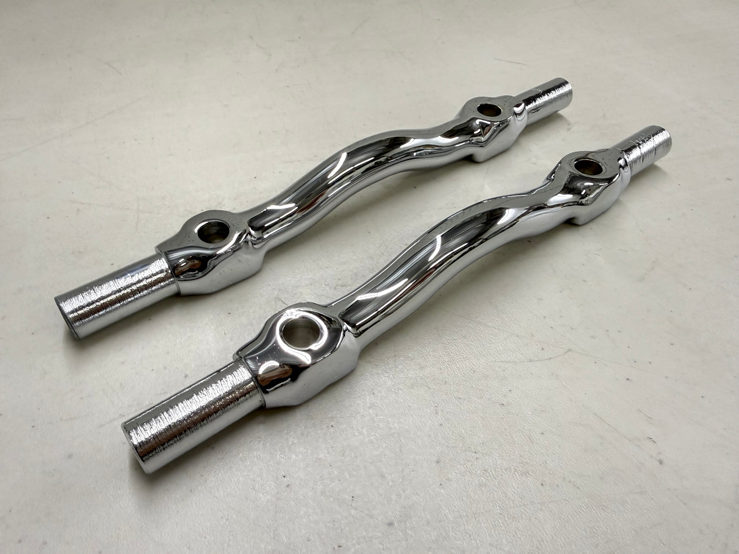 [ORIGINAL OEM RESTORED] 1955-1957 CHEVY BEL AIR 210 150 TRI5 UPPER CONTROL ARM SHAFT 1PAIR [CHROME FINISH]