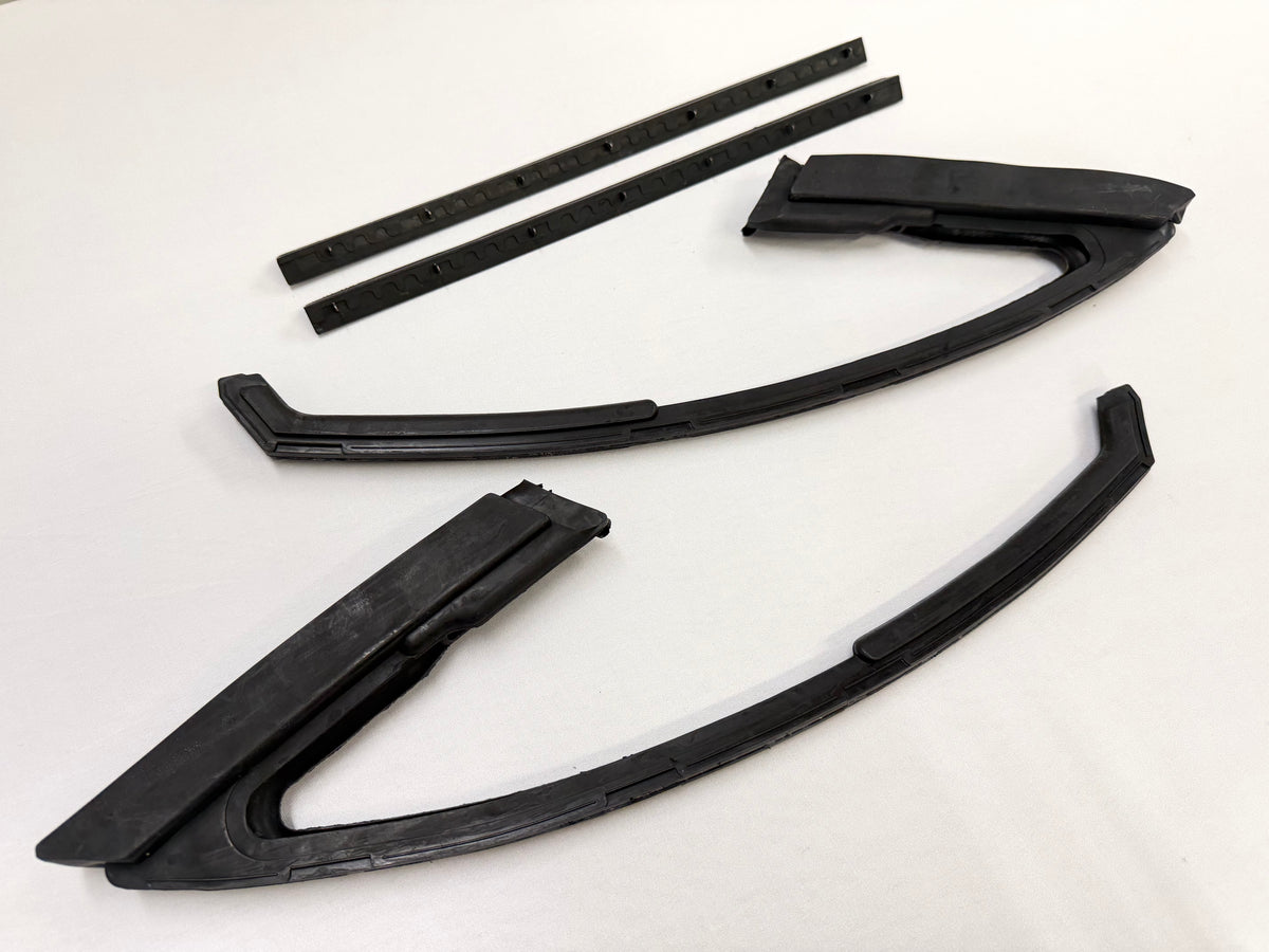 1965-1968 CHEVROLET CHEVY IMPALA 2 DOOR HARDTOP OR CONVERTIBLE DOOR VENT WINDOW WEATHERSTRIP SET RUBBERS 1PAIR [NEW]