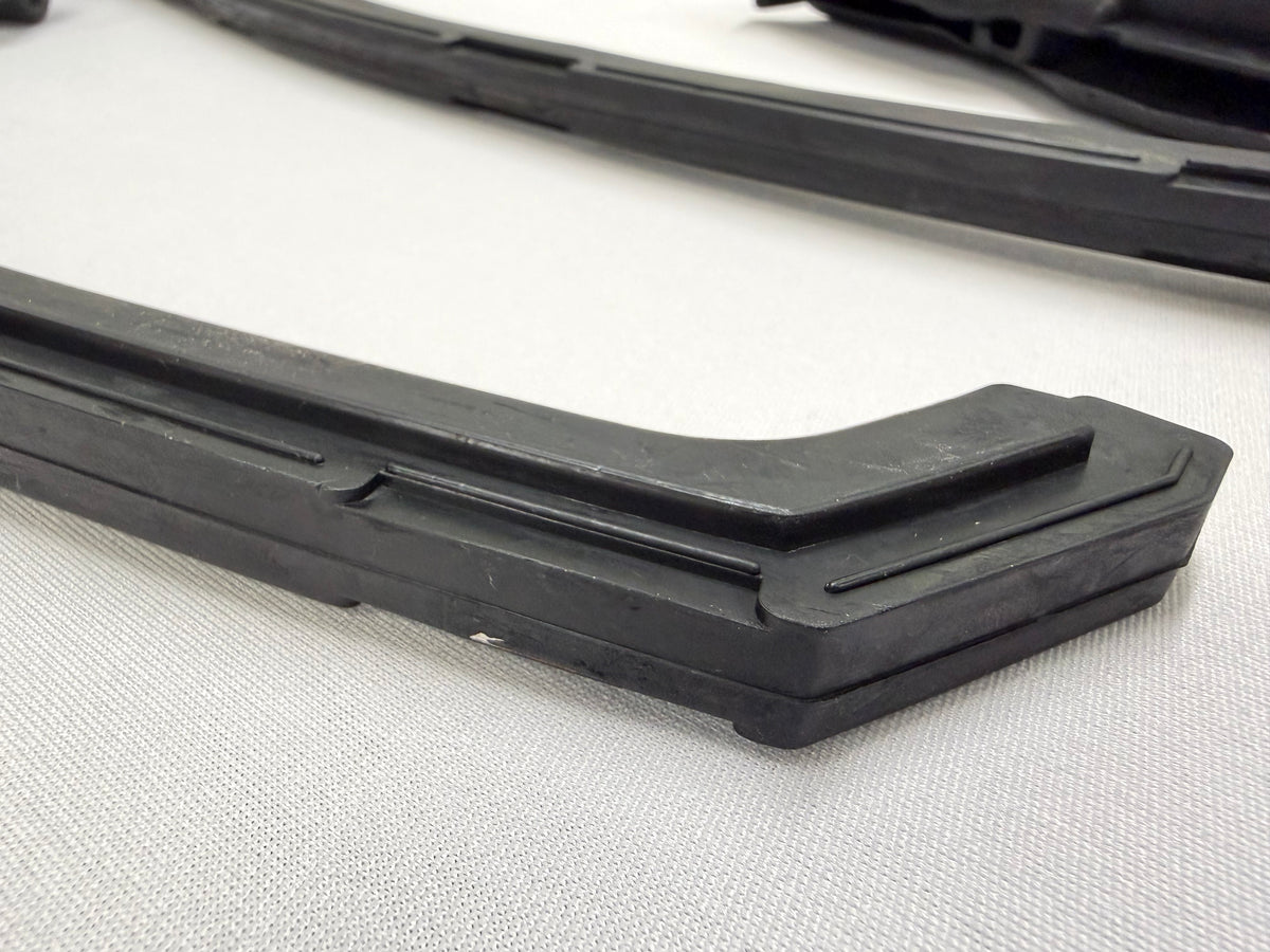 1965-1968 CHEVROLET CHEVY IMPALA 2 DOOR HARDTOP OR CONVERTIBLE DOOR VENT WINDOW WEATHERSTRIP SET RUBBERS 1PAIR [NEW]