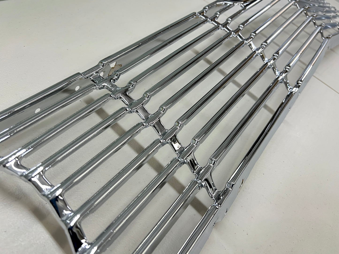 1961 CHEVY IMPALA / FULL SIZE FRONT GRILL (GRILLE) 1PC / CHROME FINISH [ORIGINAL OEM RESTORED]