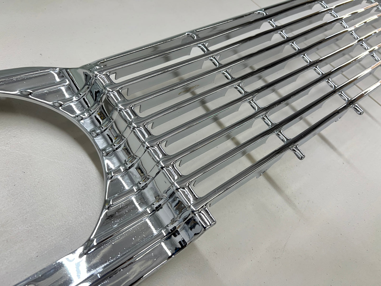 1964 CHEVY IMPALA / FULL SIZE FRONT GRILL (GRILLE) 1PC / CHROME FINISH [ORIGINAL OEM RESTORED]