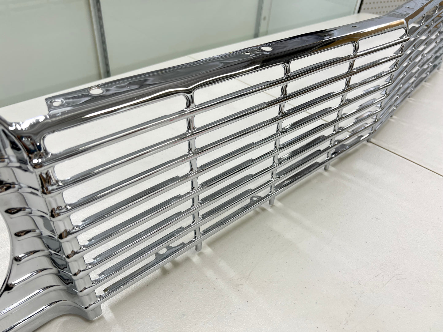 1964 CHEVY IMPALA / FULL SIZE FRONT GRILL (GRILLE) 1PC / CHROME FINISH [ORIGINAL OEM RESTORED]