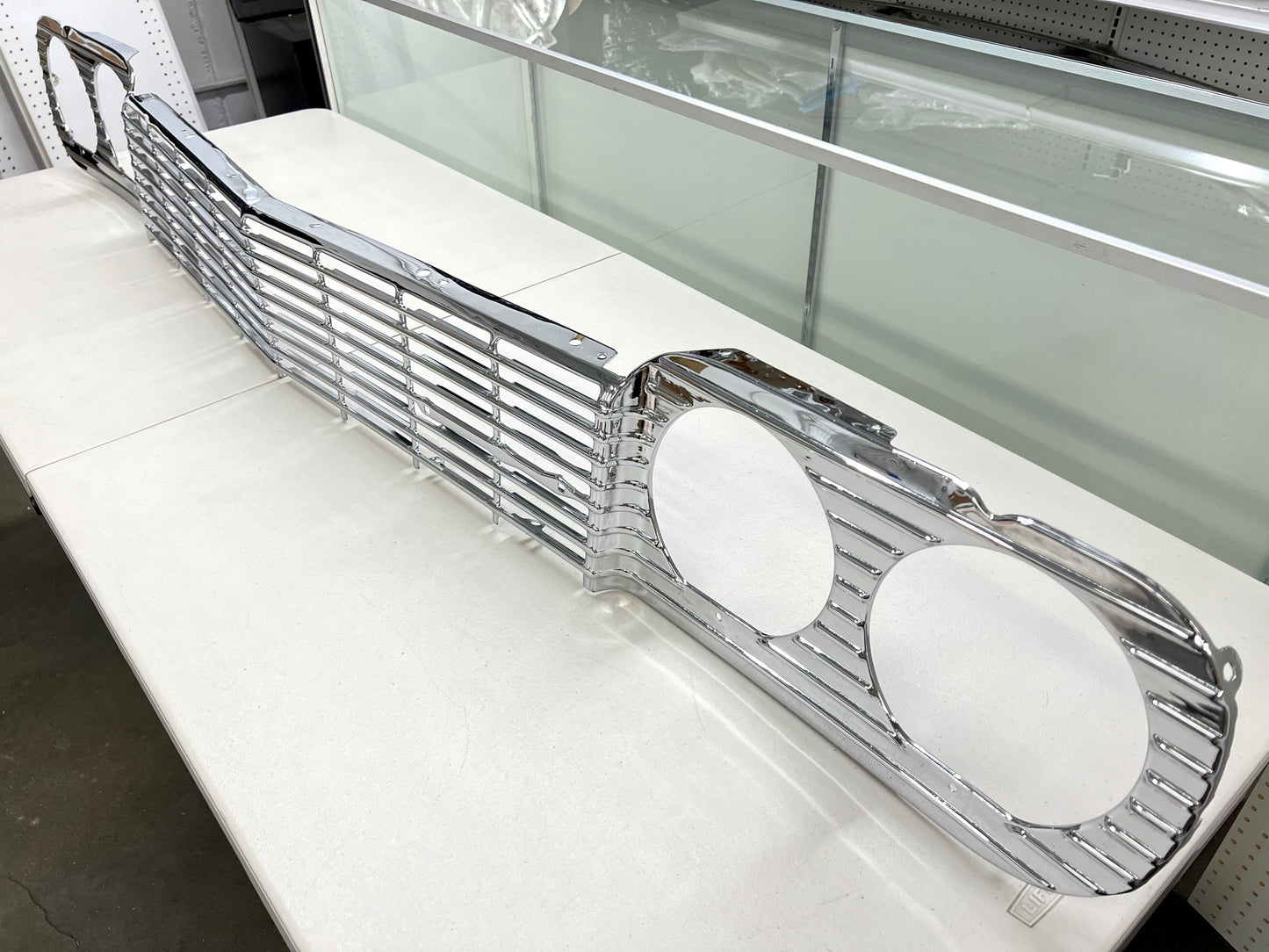 1964 CHEVY IMPALA / FULL SIZE FRONT GRILL (GRILLE) 1PC / CHROME FINISH [ORIGINAL OEM RESTORED]