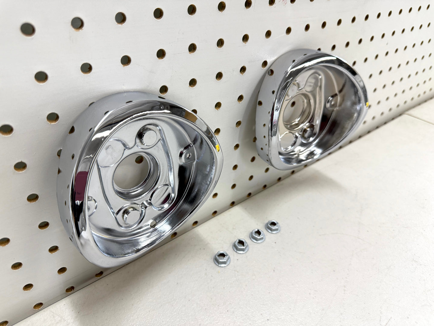 1962 CHEVY IMPALA BEL AIR BISCAYNE TAIL LAMP BASE , TAILLAMP BEZEL TAIL LIGHT HOUSING 1PAIR / IMPORT CHROME [NEW]