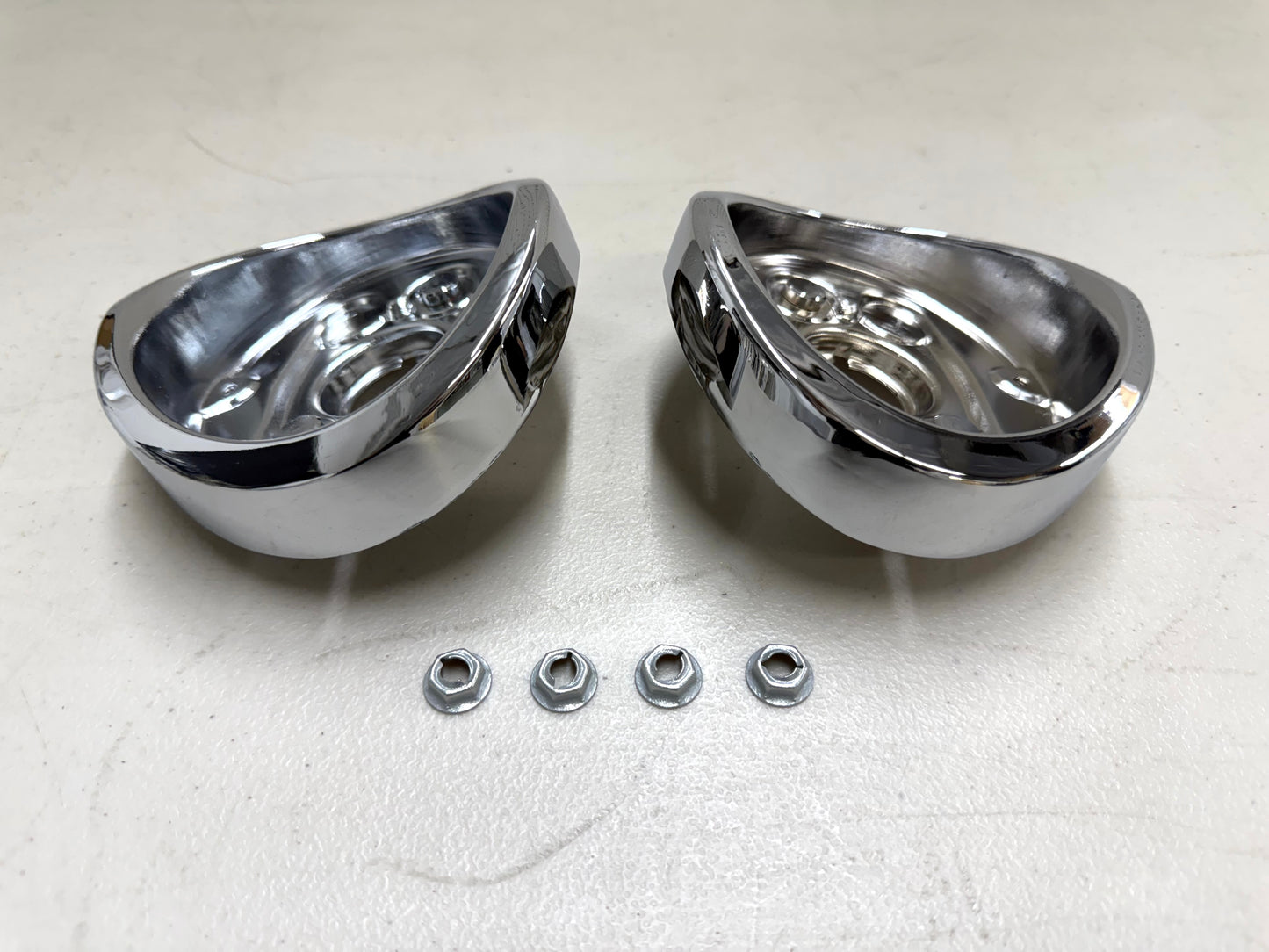 1962 CHEVY IMPALA BEL AIR BISCAYNE TAIL LAMP BASE , TAILLAMP BEZEL TAIL LIGHT HOUSING 1PAIR / IMPORT CHROME [NEW]
