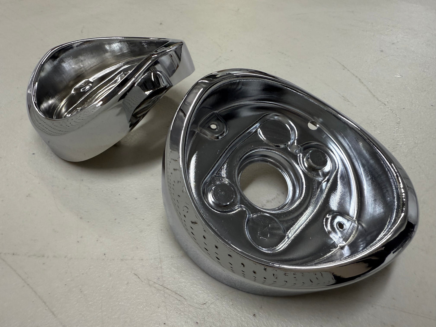 1962 CHEVY IMPALA BEL AIR BISCAYNE TAIL LAMP BASE , TAILLAMP BEZEL TAIL LIGHT HOUSING 1PAIR / IMPORT CHROME [NEW]