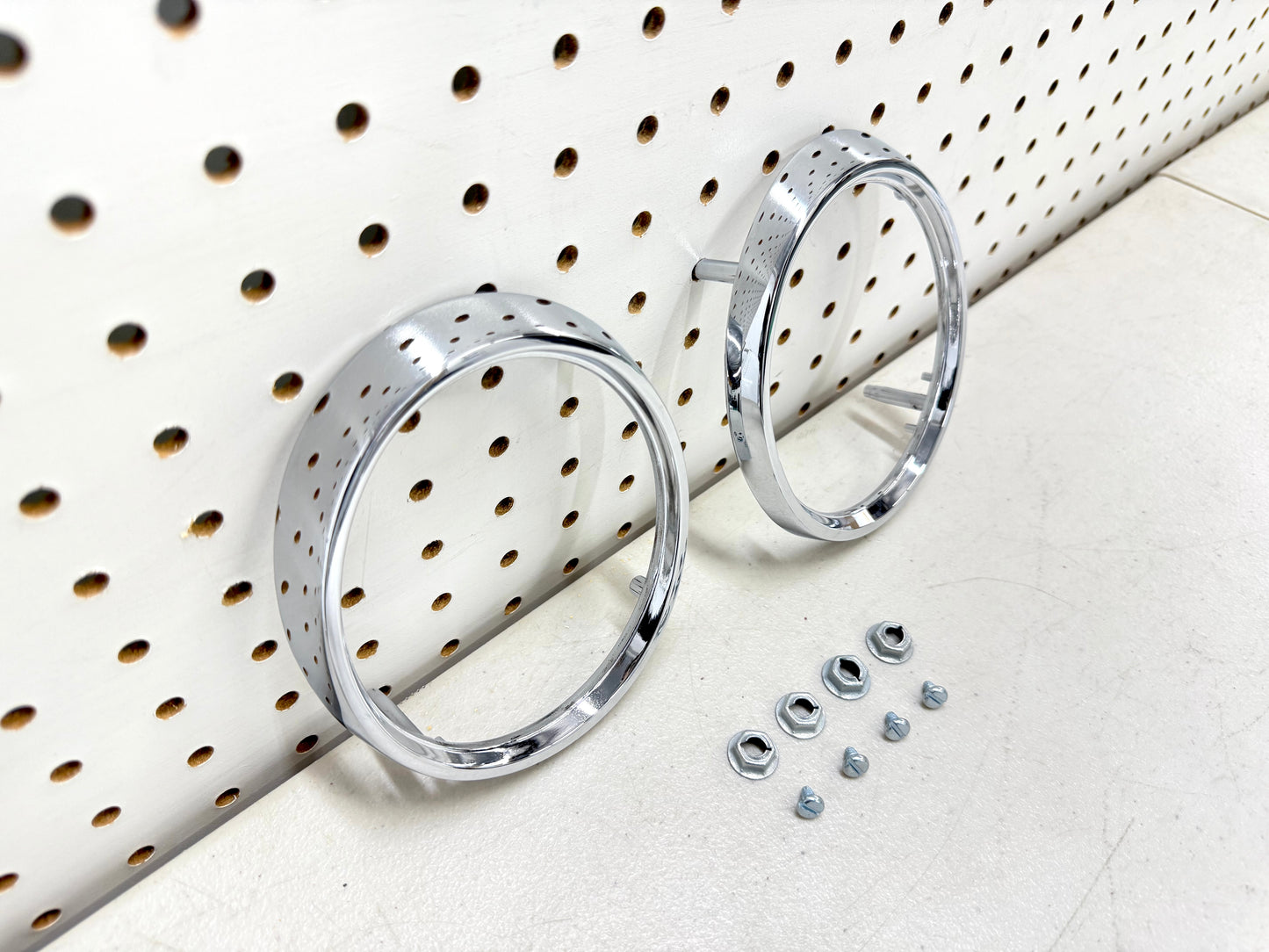 1965 CHEVY IMPALA BEL AIR BISCAYNE REAR TAIL & BACKUP LAMP BASE , TAIL LIGHT BEZEL TAIL LENS HOUSING TRIM RINGS 1PAIR LH and RH / IMPORT CHROME [NEW]