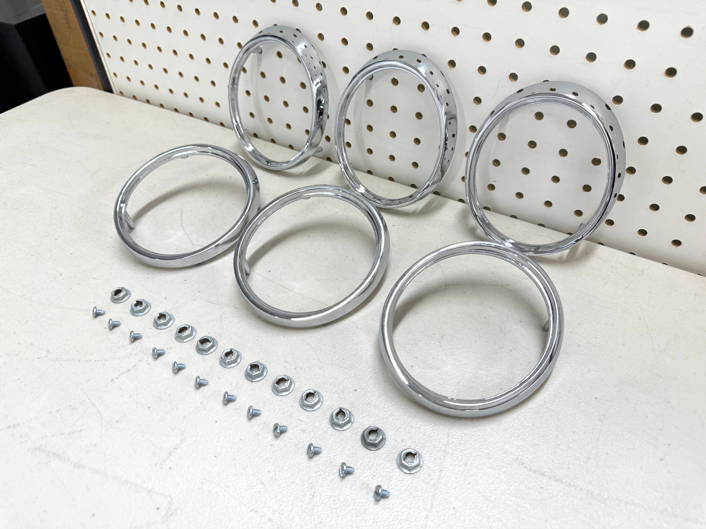 1965 CHEVY IMPALA BEL AIR BISCAYNE COMPLETE TAIL & BACK UP LAMP BASE SET (TAILLAMP BEZEL TAIL LIGHT HOUSING SET) 6PC / IMPORT CHROME [NEW]