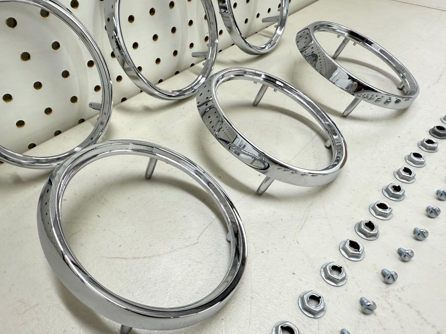 1965 CHEVY IMPALA BEL AIR BISCAYNE COMPLETE TAIL & BACK UP LAMP BASE SET (TAILLAMP BEZEL TAIL LIGHT HOUSING SET) 6PC / IMPORT CHROME [NEW]