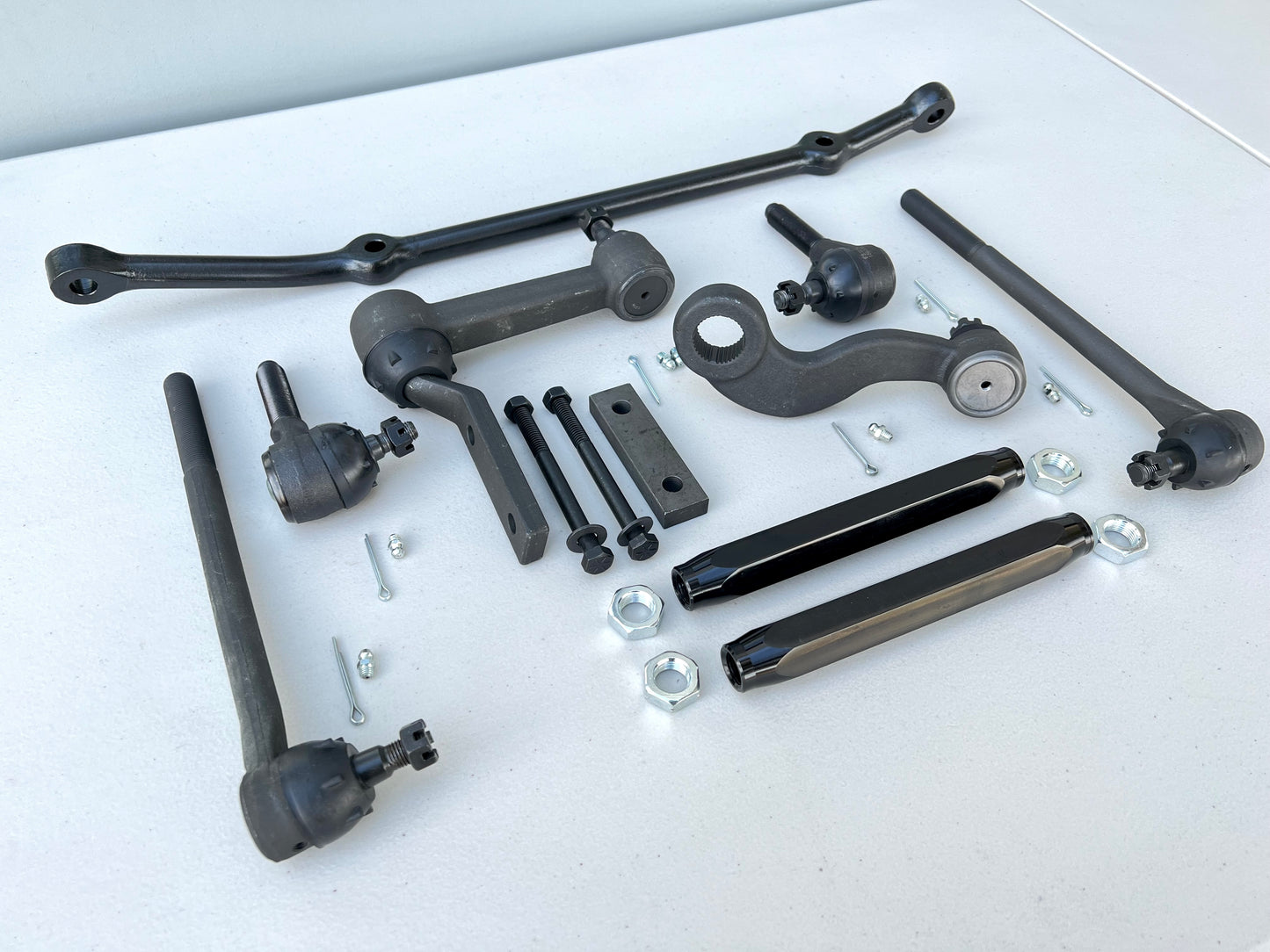 1961-1964 GM FULL SIZE / CHEVY IMPALA BELAIR BISCAYNE STANDARD STEERING LINKAGE COMPLETE KIT w/ BLACK ANODIZED SLEEVES [NEW]