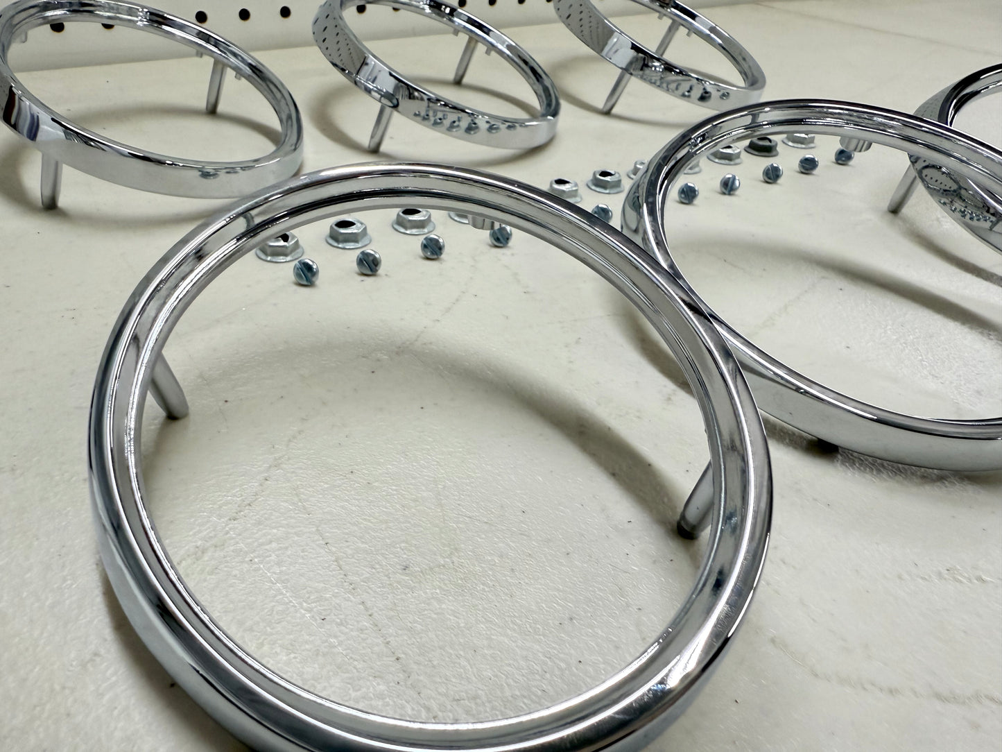 1965 CHEVY IMPALA BEL AIR BISCAYNE COMPLETE TAIL & BACK UP LAMP BASE SET (TAILLAMP BEZEL TAIL LIGHT HOUSING SET) 6PC / IMPORT CHROME [NEW]