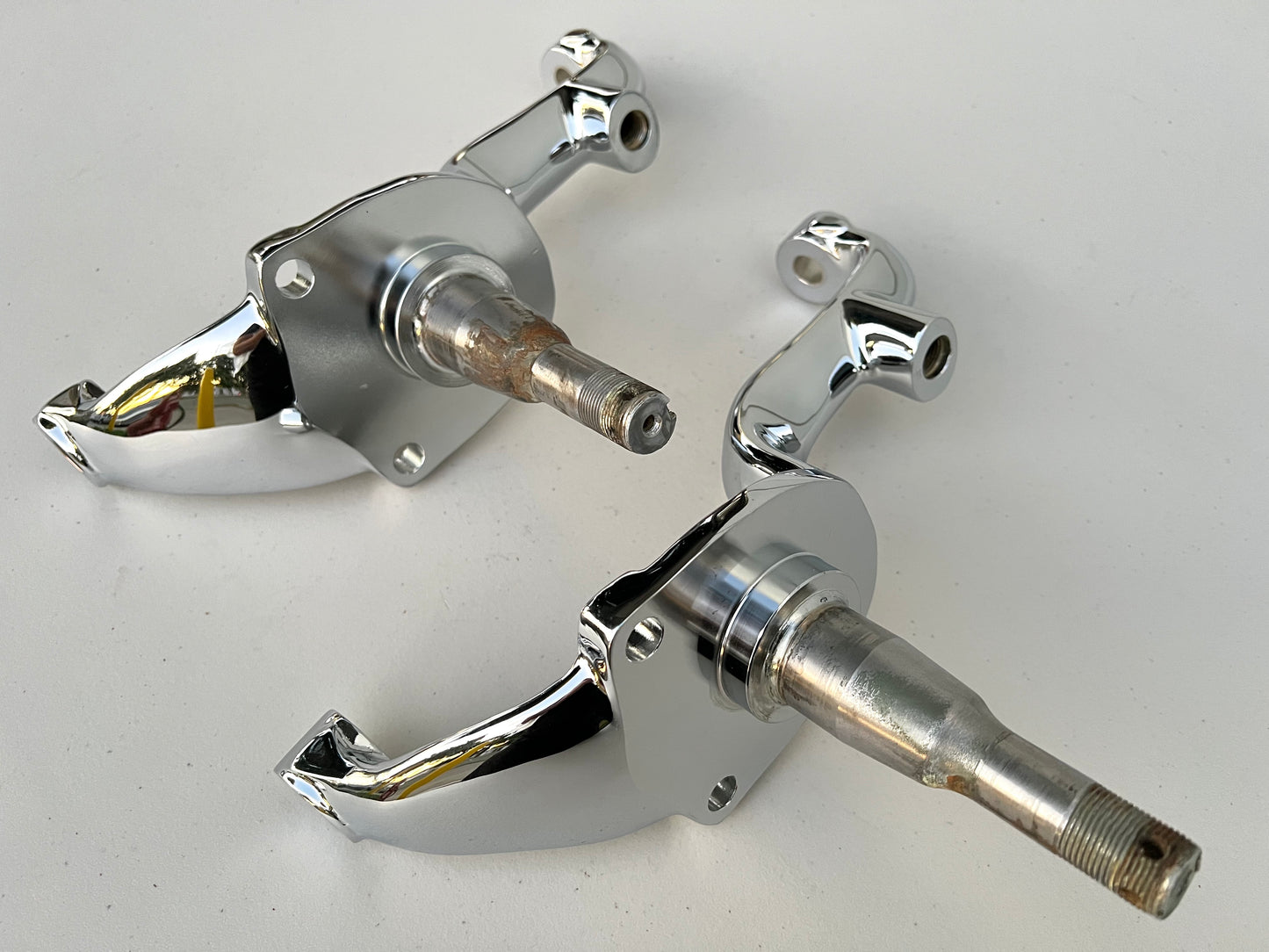 1959-64 CHEVY IMPALA BELAIR DRUM BRAKE SPINDLES (PAIR) / CHROME FINISH [NEW]