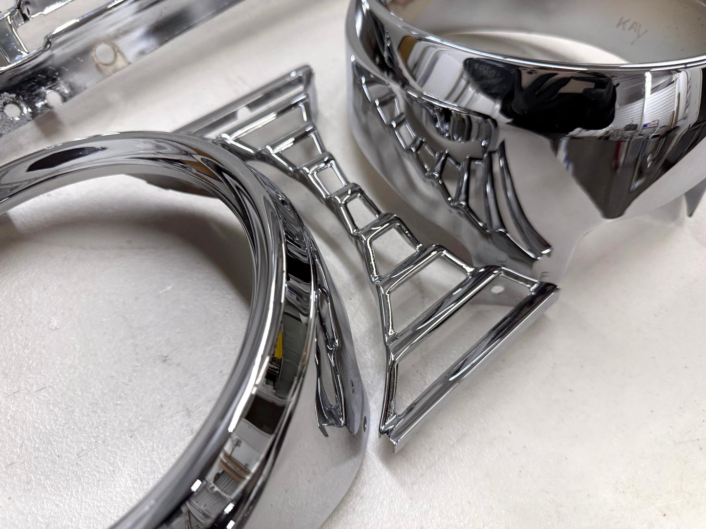 [ORIGINAL OEM RESTORED] 1961 CHEVY IMPALA / FULL SIZE FRONT GRILL (GRILLE) with HEADLAMP BEZELS COMPLETE SET / CHROME FINISH