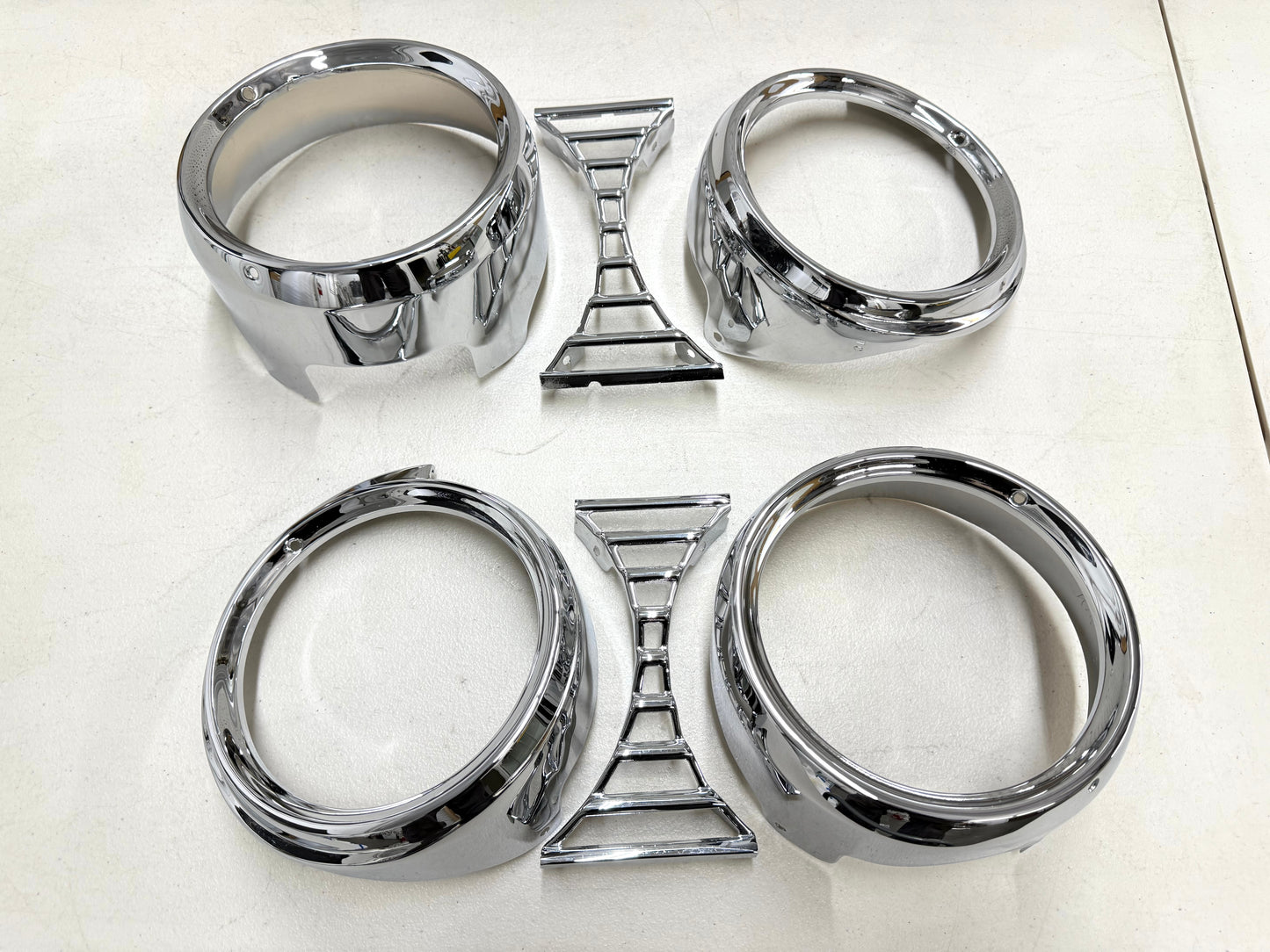 [ORIGINAL OEM RESTORED] 1961 CHEVY IMPALA / FULL SIZE HEADLIGHT HEADLAMP BEZELS with MOLDING DIVIDER SET 1PAIR / CHROME FINISH