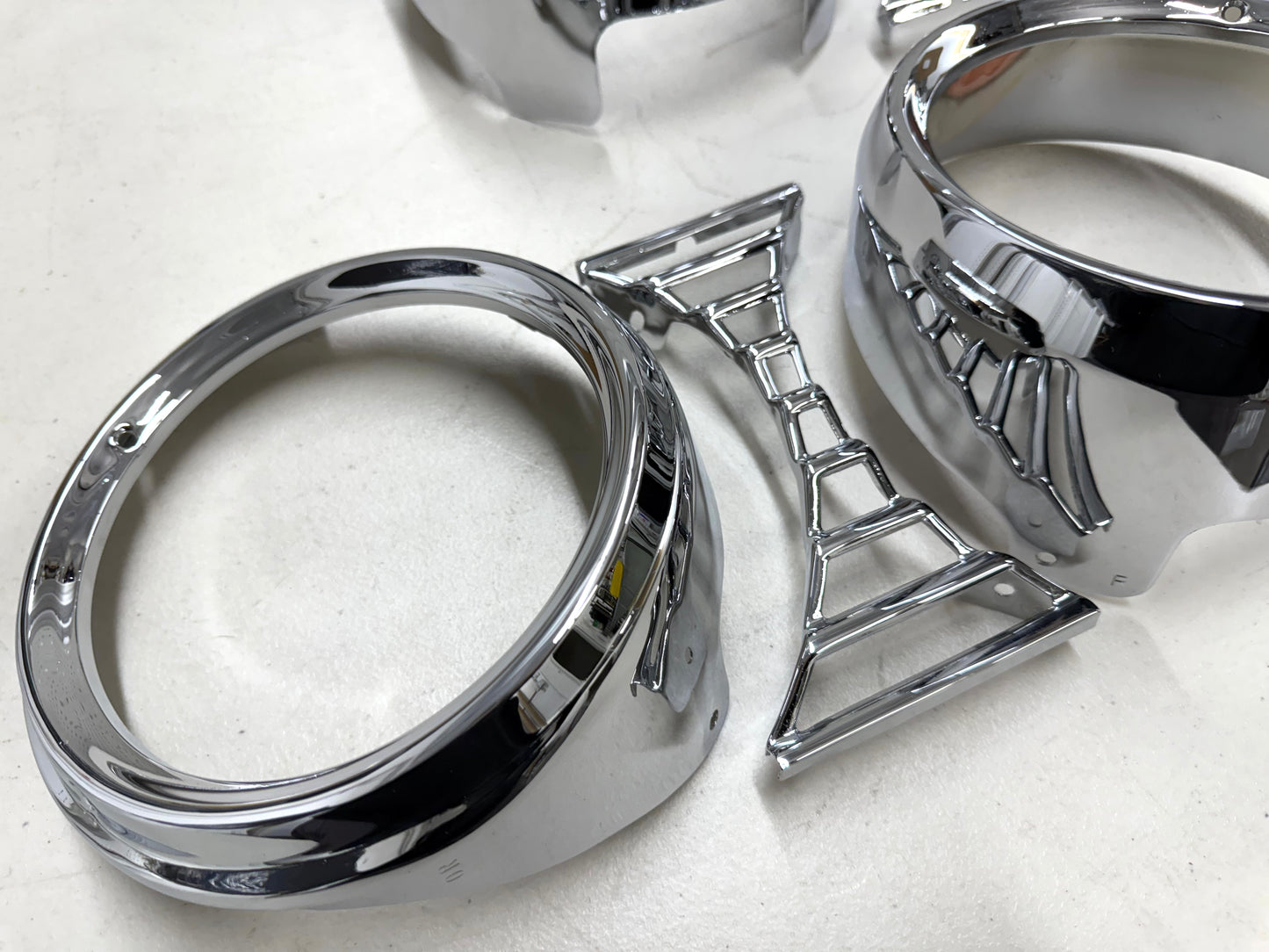 [ORIGINAL OEM RESTORED] 1961 CHEVY IMPALA / FULL SIZE HEADLIGHT HEADLAMP BEZELS with MOLDING DIVIDER SET 1PAIR / CHROME FINISH